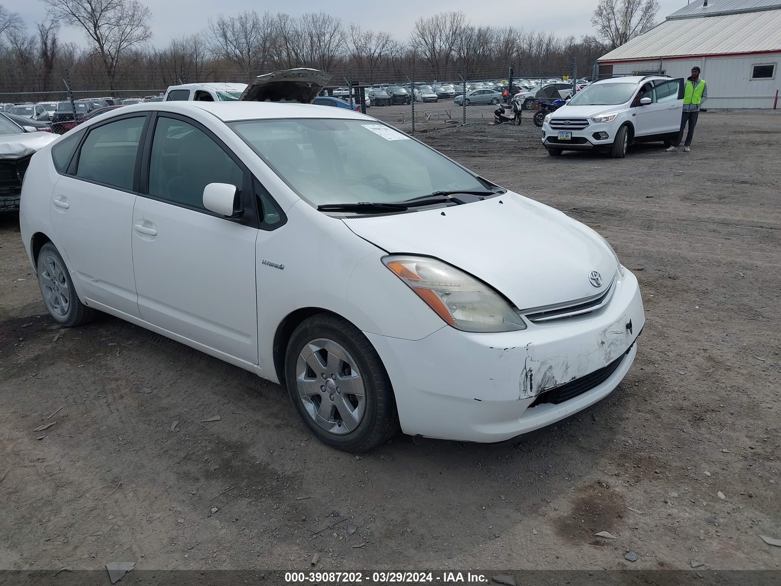 TOYOTA PRIUS 2008 jtdkb20u083389623