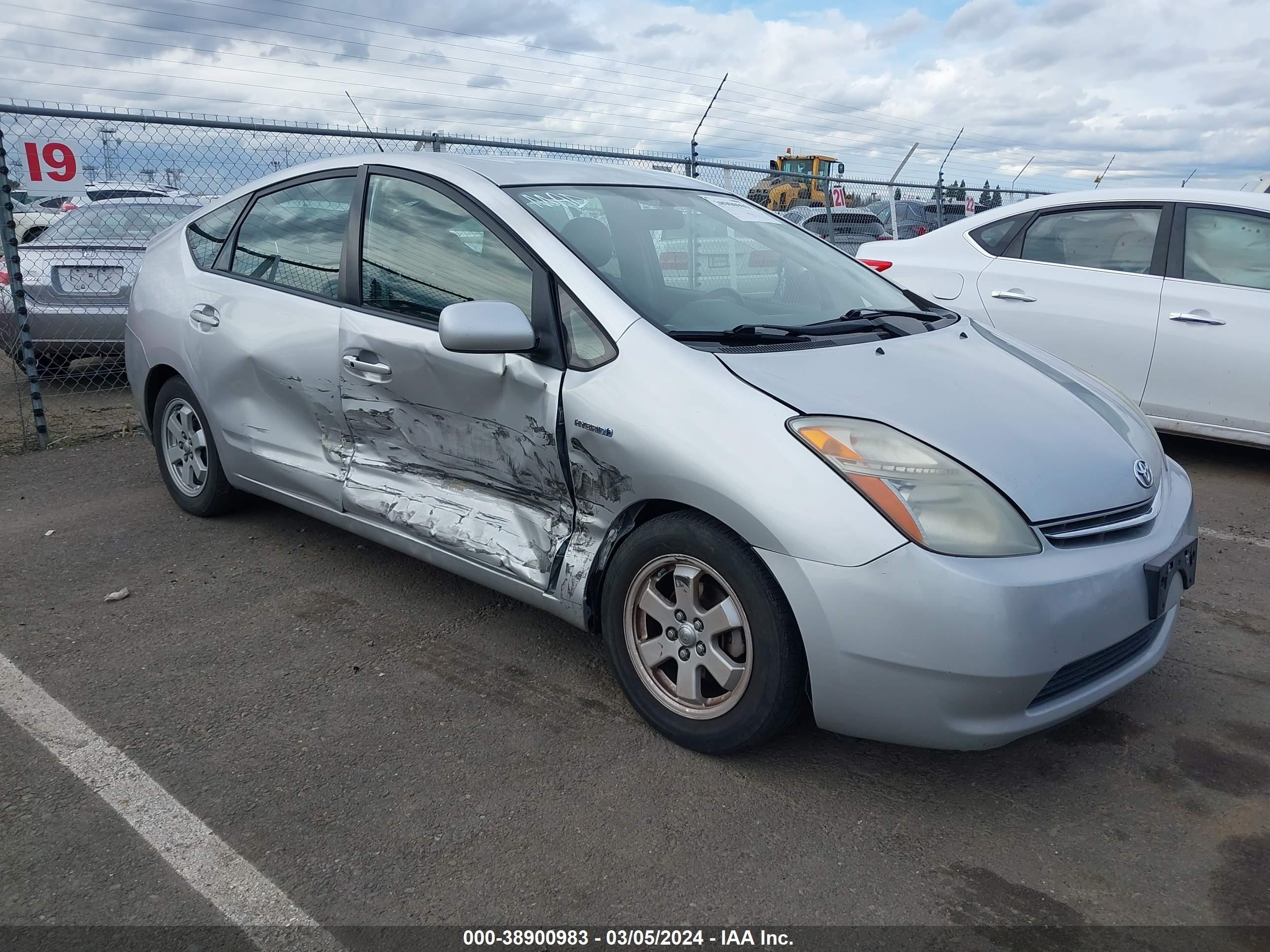 TOYOTA PRIUS 2008 jtdkb20u083391484