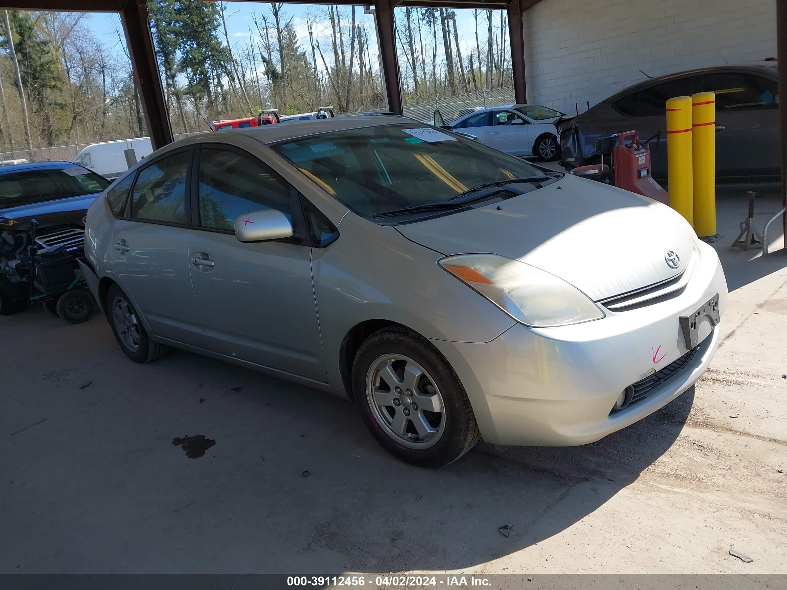 TOYOTA PRIUS 2004 jtdkb20u340104750