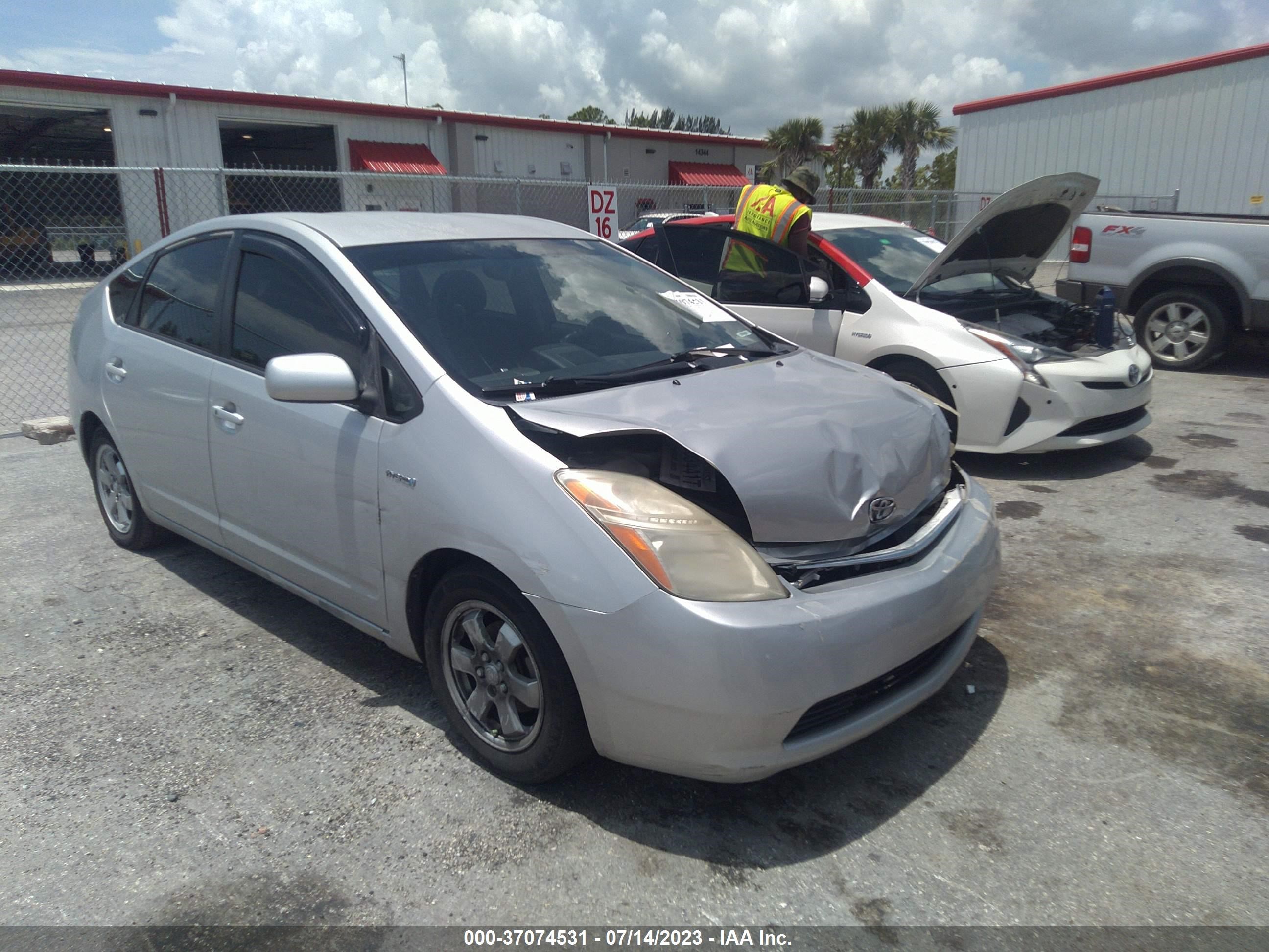 TOYOTA PRIUS 2008 jtdkb20u683365732