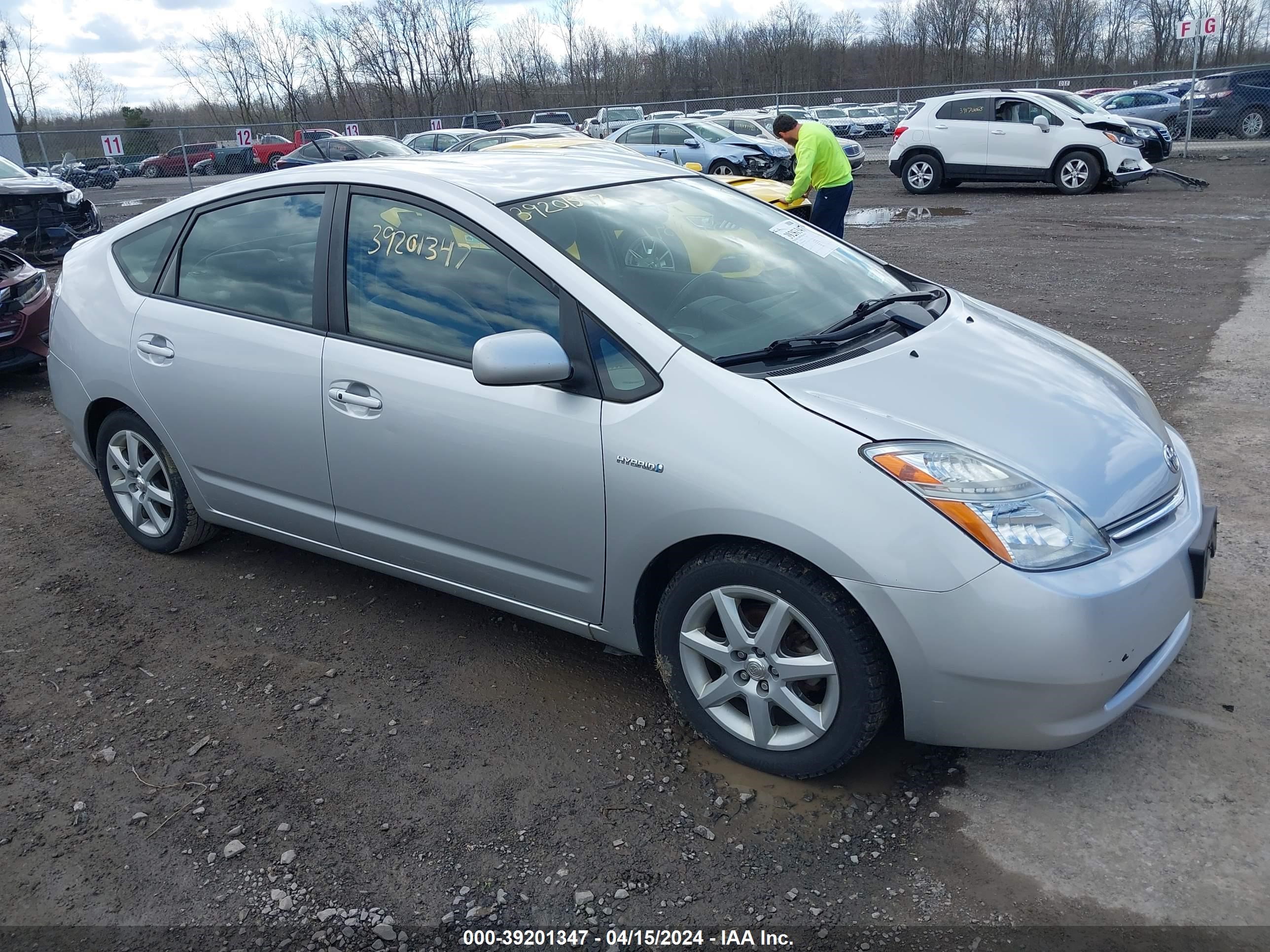 TOYOTA PRIUS 2008 jtdkb20u687810625