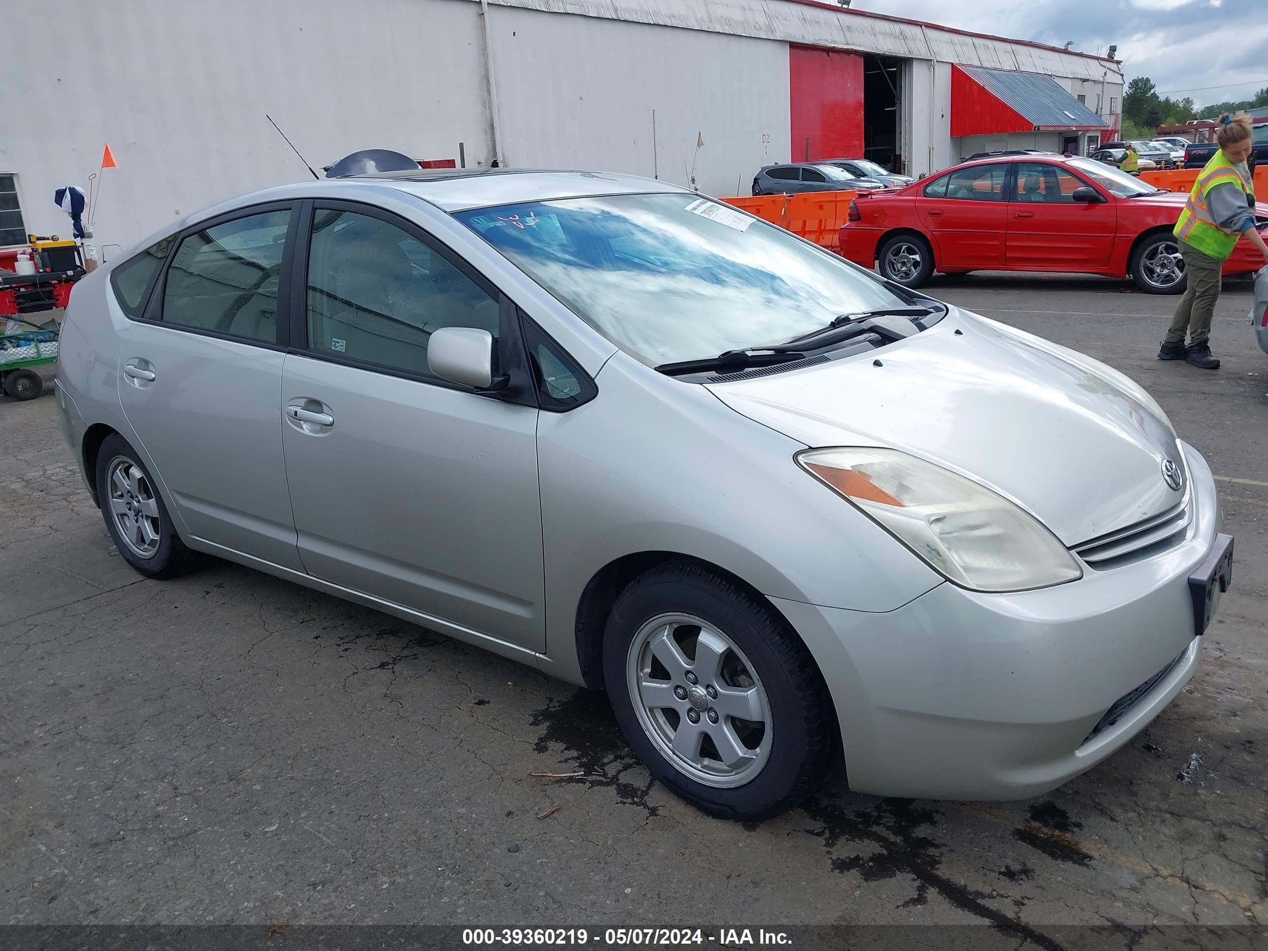 TOYOTA PRIUS 2004 jtdkb20u840003719