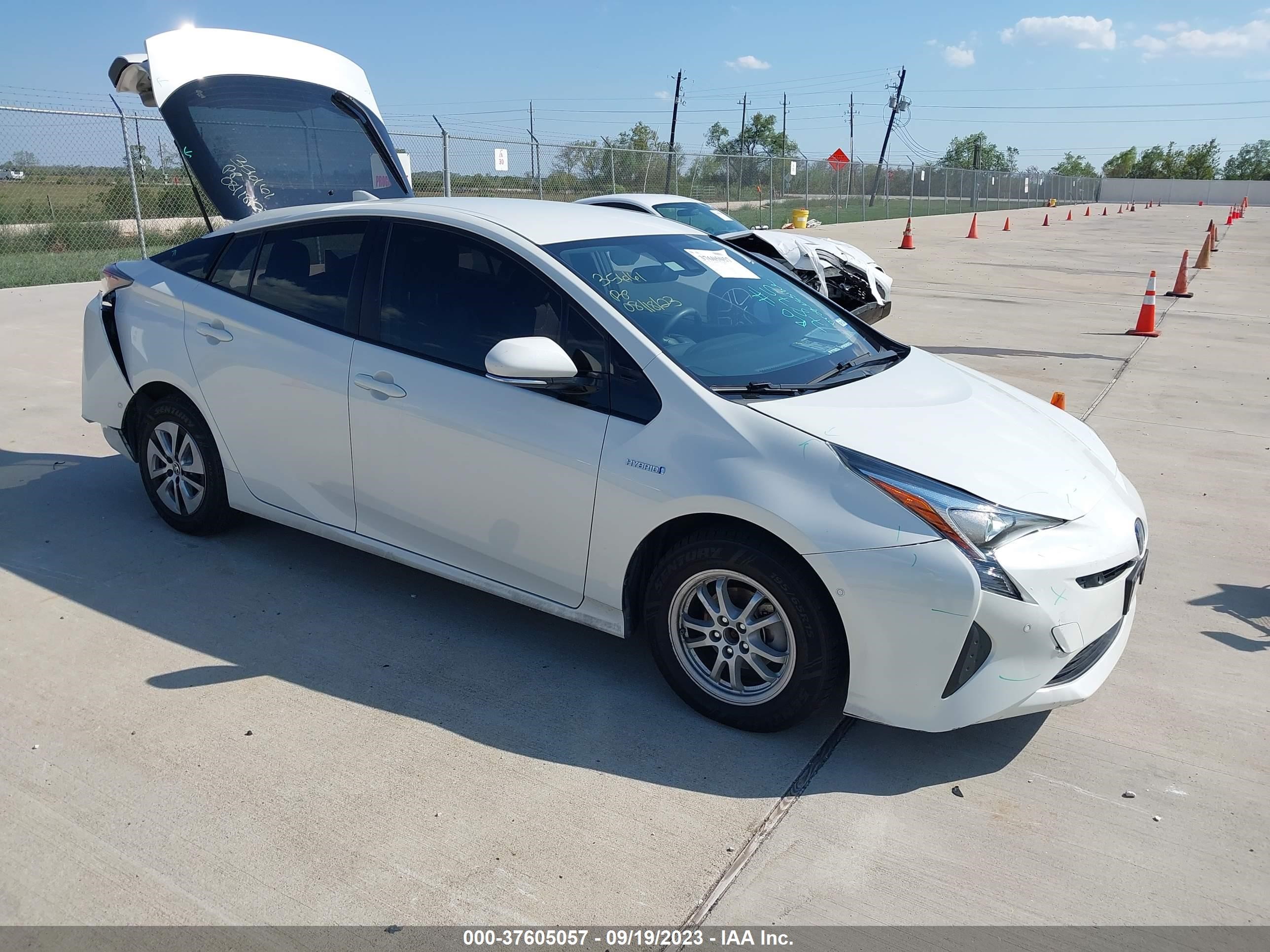 TOYOTA PRIUS 2018 jtdkbrfu1j3063206