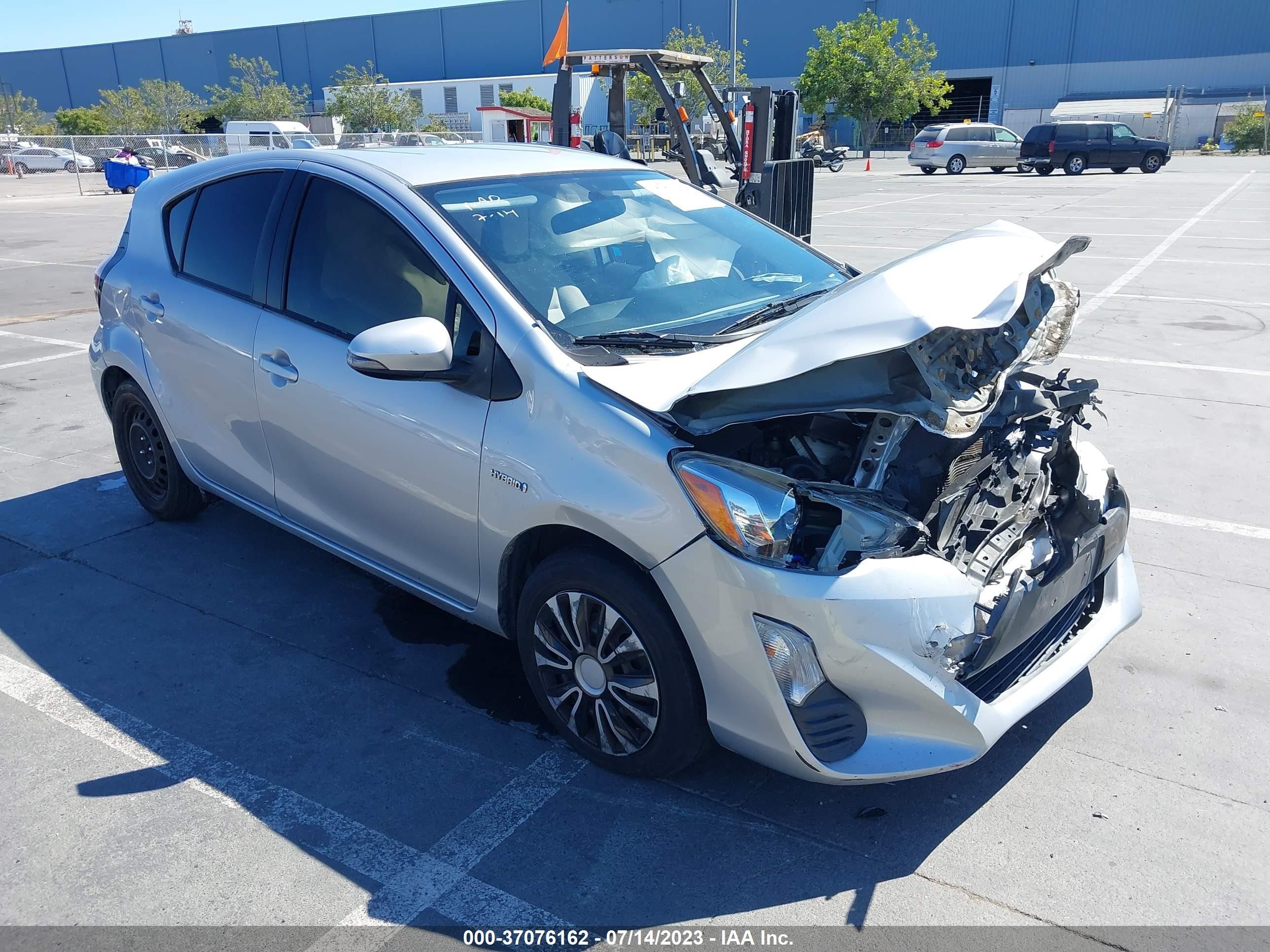 TOYOTA PRIUS C 2016 jtdkdtb30g1122559