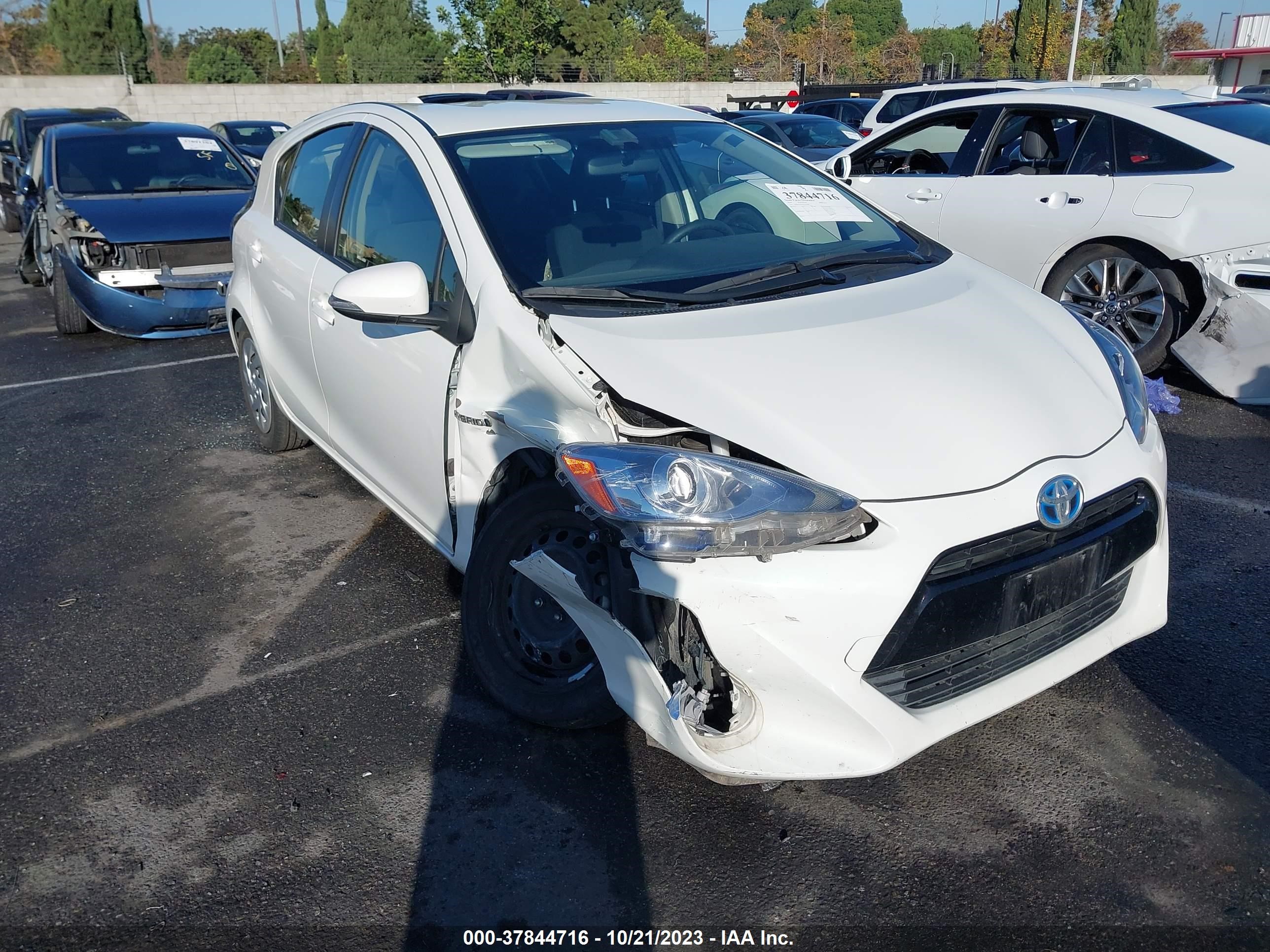 TOYOTA PRIUS C 2016 jtdkdtb30g1135148