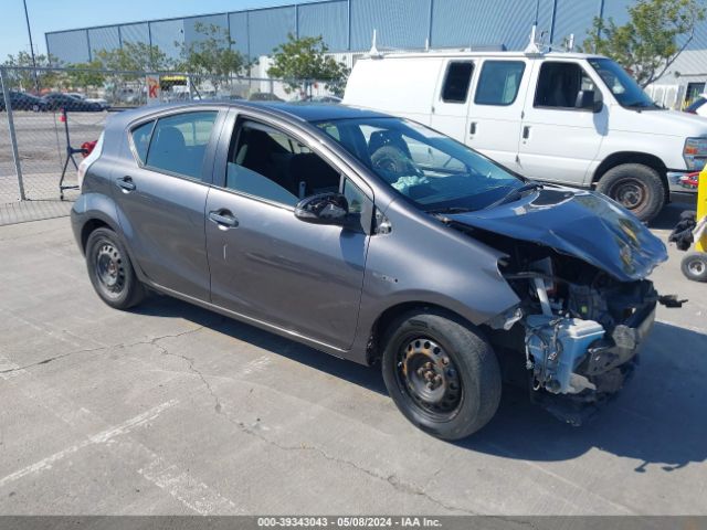 TOYOTA PRIUS C 2013 jtdkdtb31d1047222