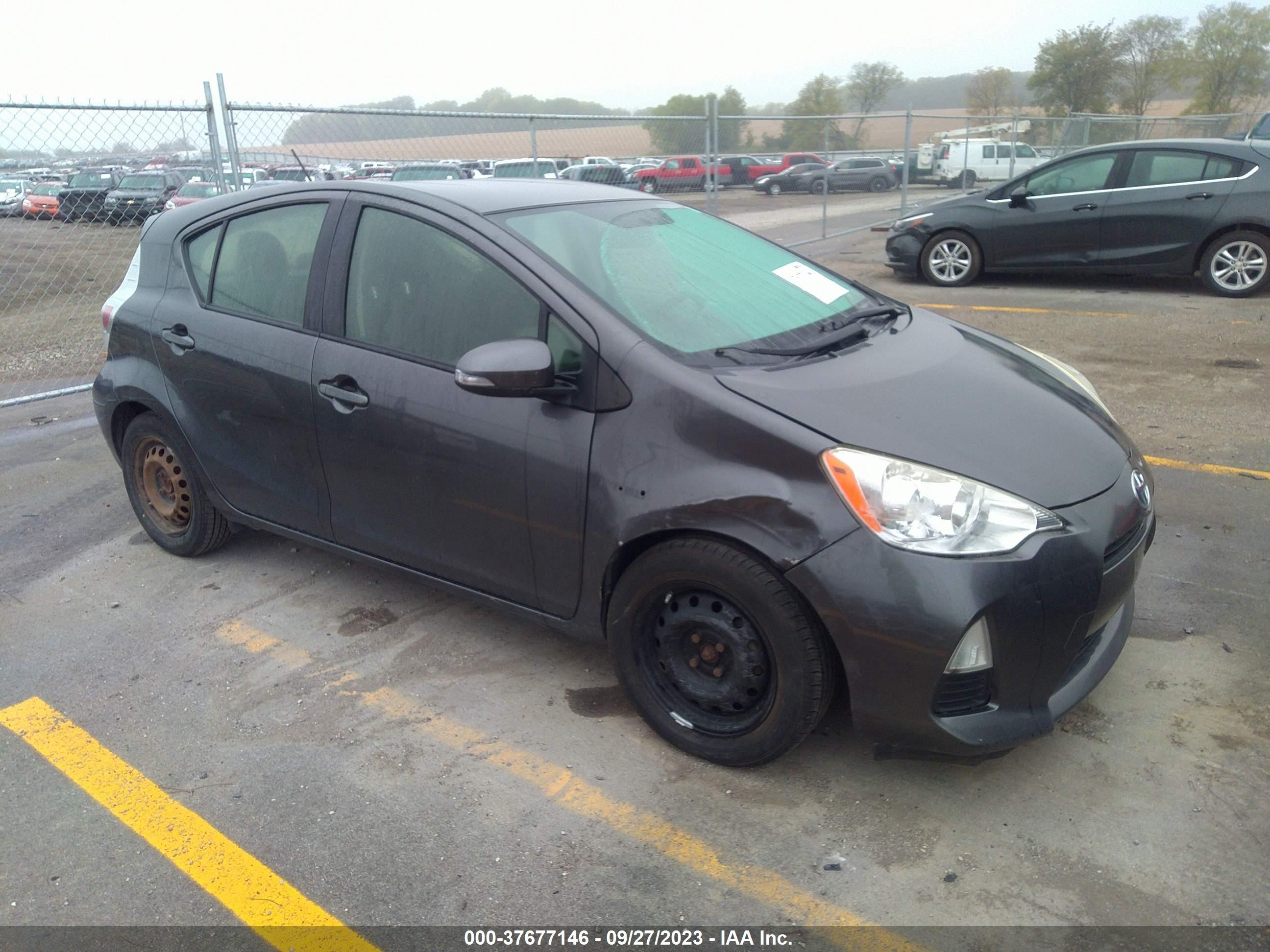 TOYOTA PRIUS C 2013 jtdkdtb31d1532721