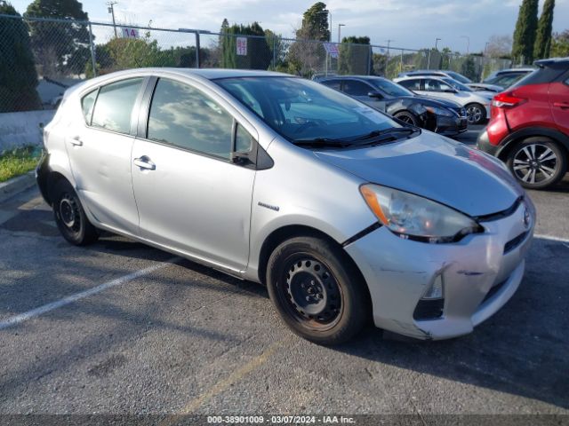 TOYOTA PRIUS C 2014 jtdkdtb31e1064815