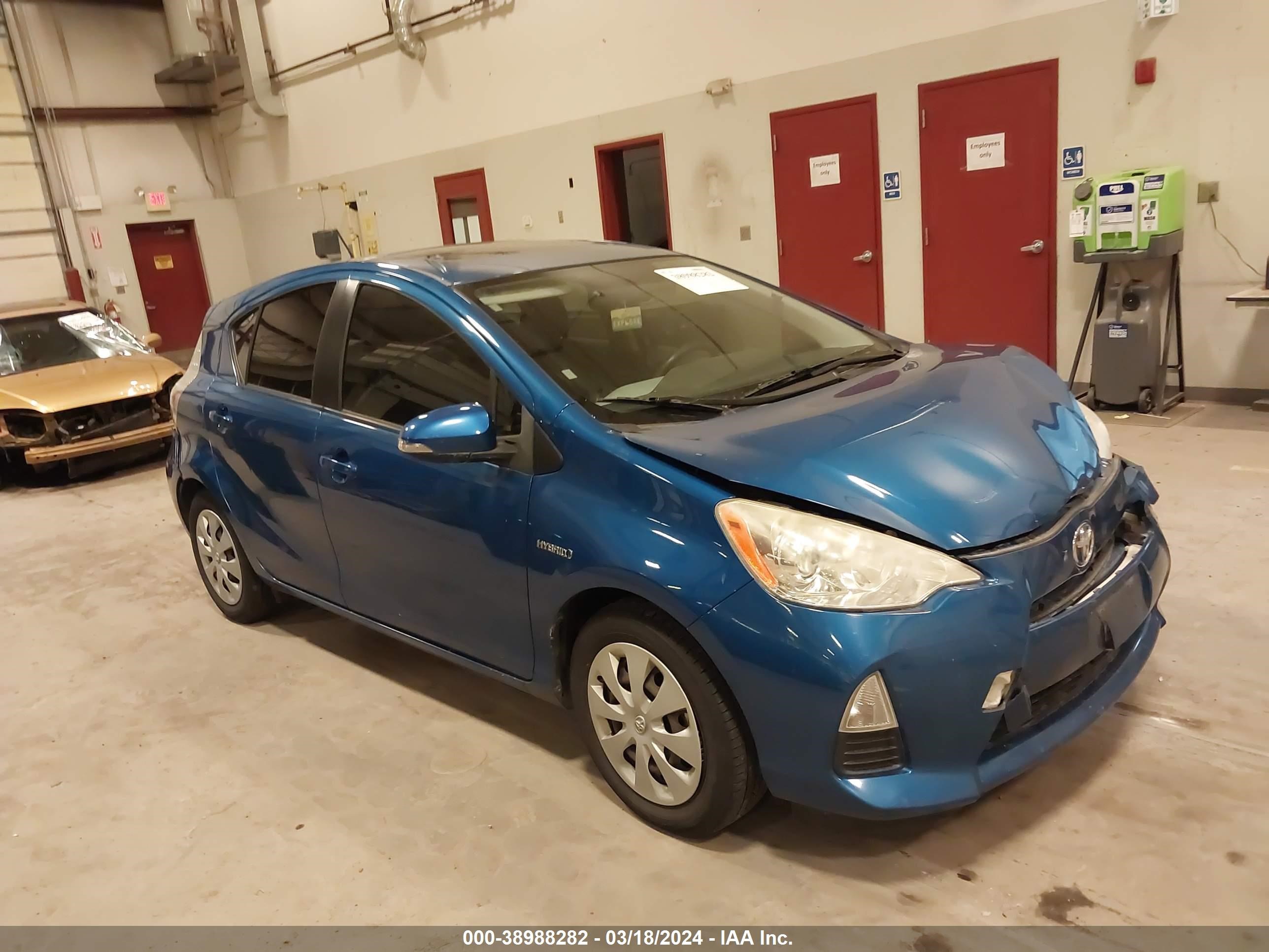 TOYOTA PRIUS C 2012 jtdkdtb32c1016477