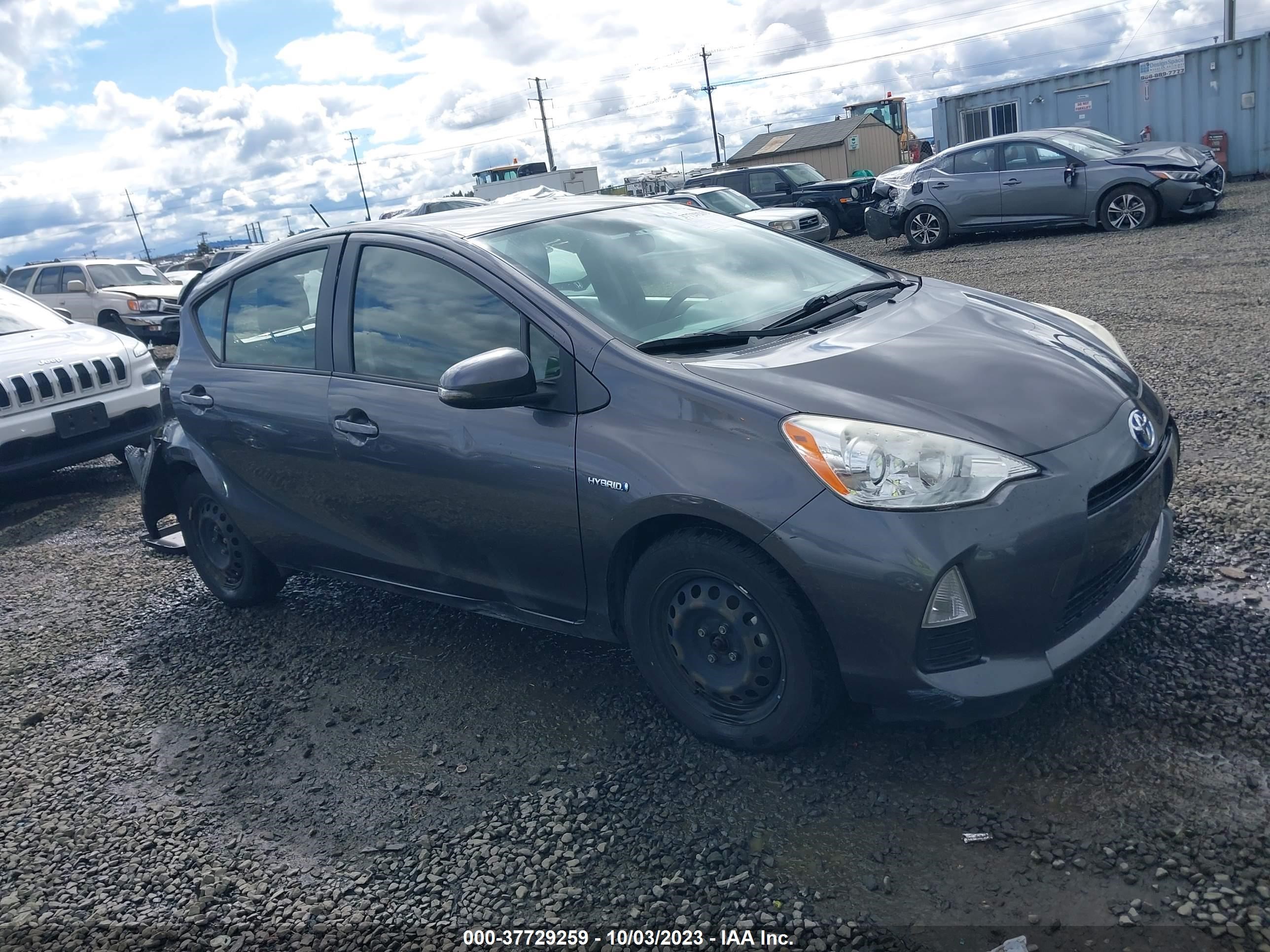 TOYOTA PRIUS C 2013 jtdkdtb32d1042790