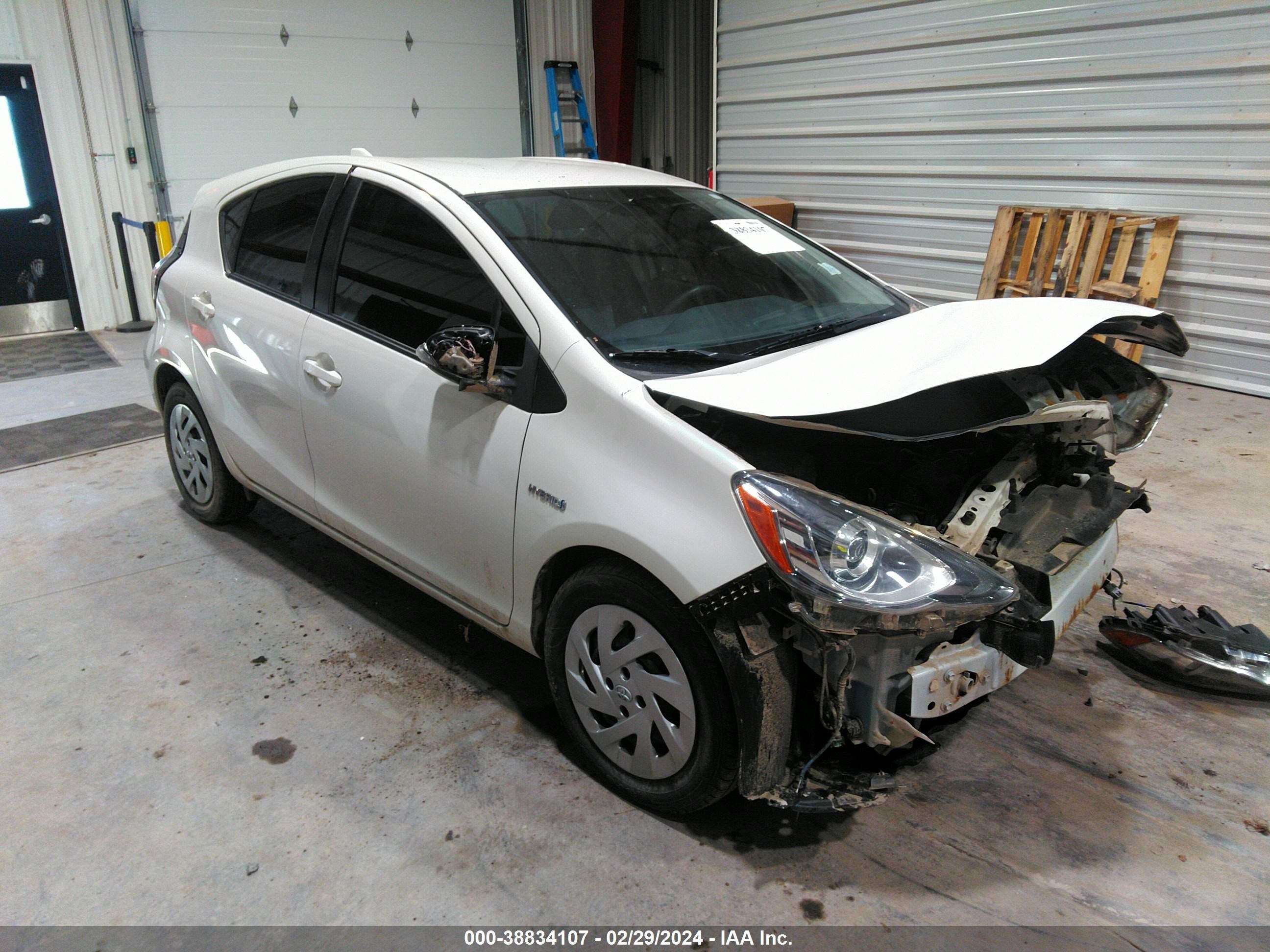 TOYOTA PRIUS C 2016 jtdkdtb33g1124788