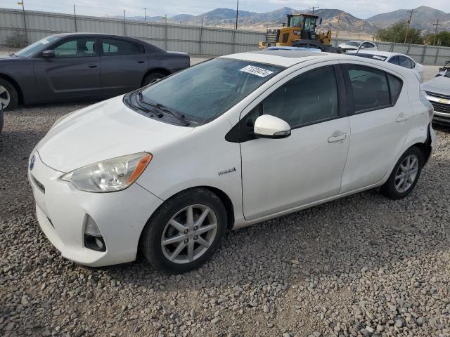 TOYOTA PRIUS C 2013 jtdkdtb34d1036831