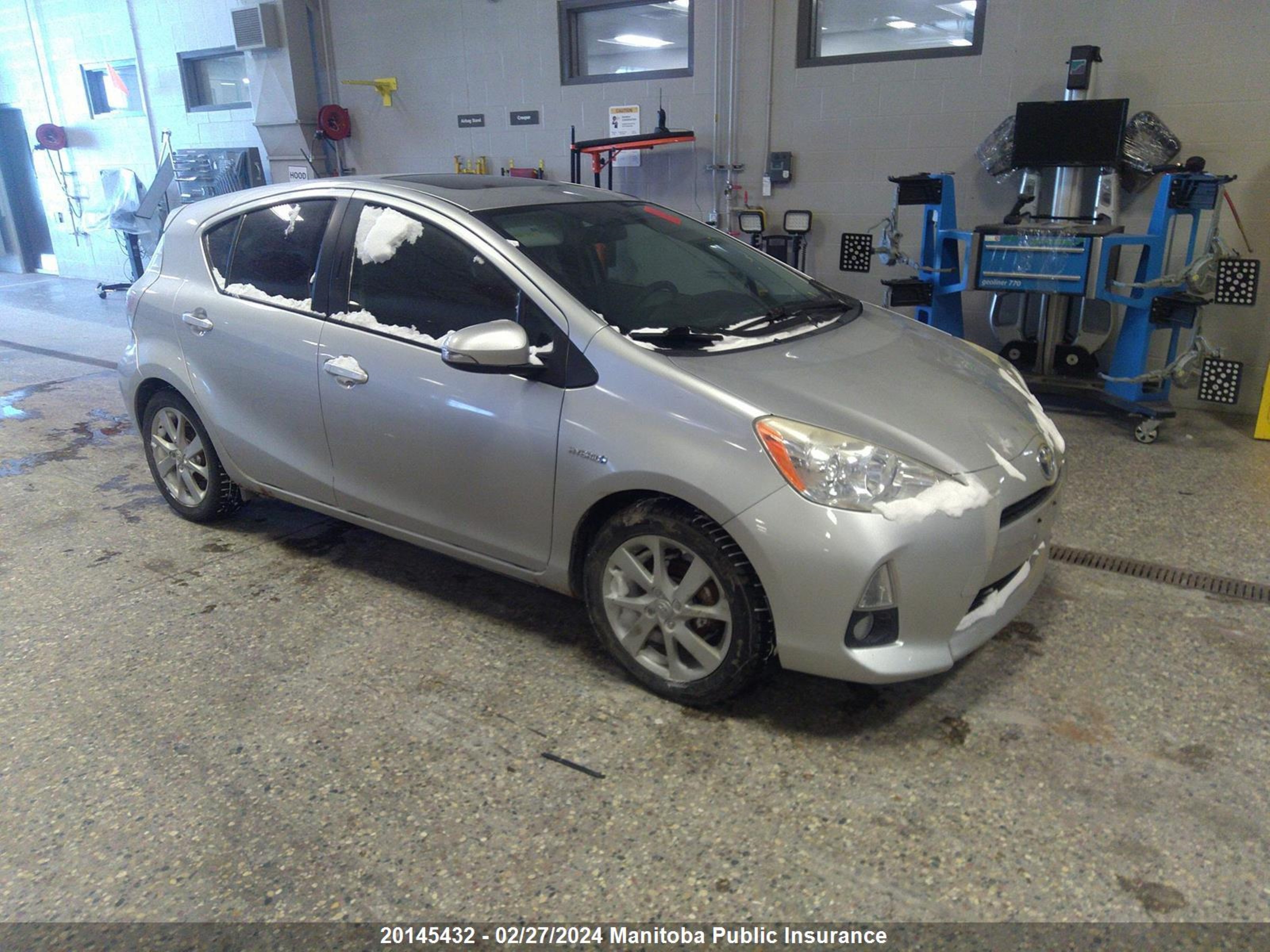 TOYOTA PRIUS C 2012 jtdkdtb35c1003416