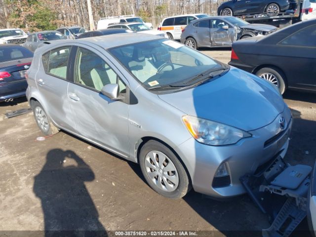 TOYOTA PRIUS C 2013 jtdkdtb35d1553300