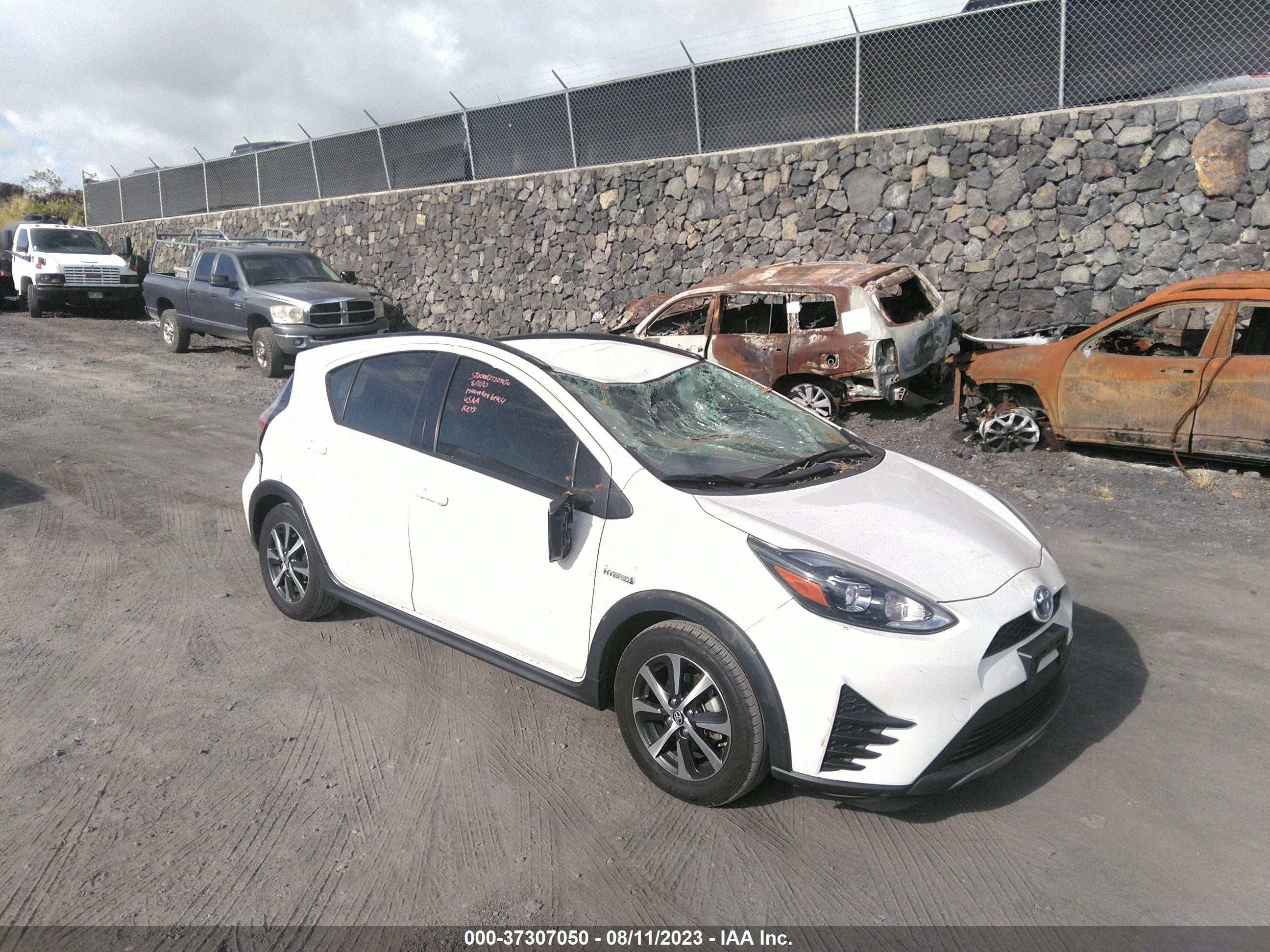 TOYOTA PRIUS C 2018 jtdkdtb35j1610607