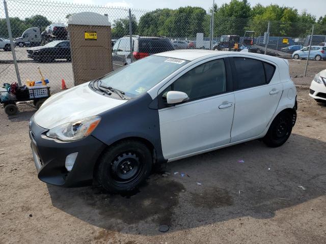 TOYOTA PRIUS C 2015 jtdkdtb36f1586132