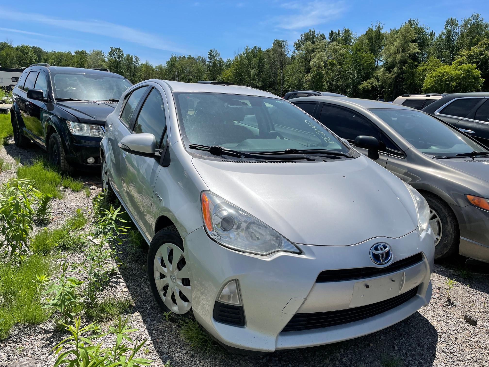 TOYOTA PRIUS C 2013 jtdkdtb37d1044244