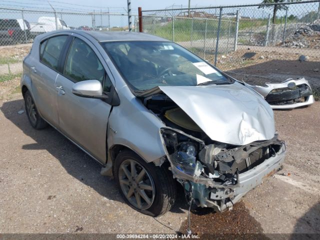 TOYOTA PRIUS C 2015 jtdkdtb37f1575804