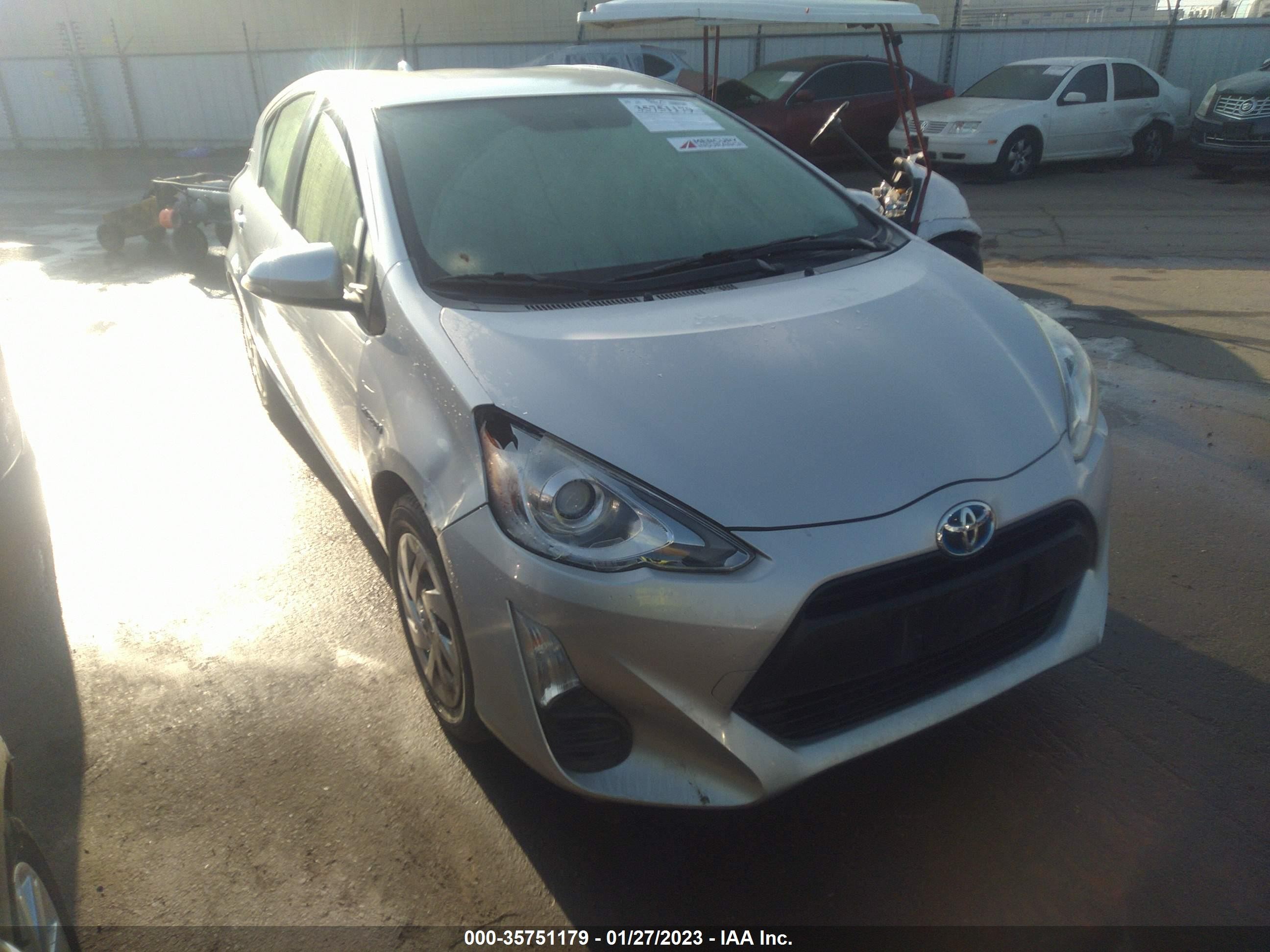 TOYOTA PRIUS C 2016 jtdkdtb37g1118282