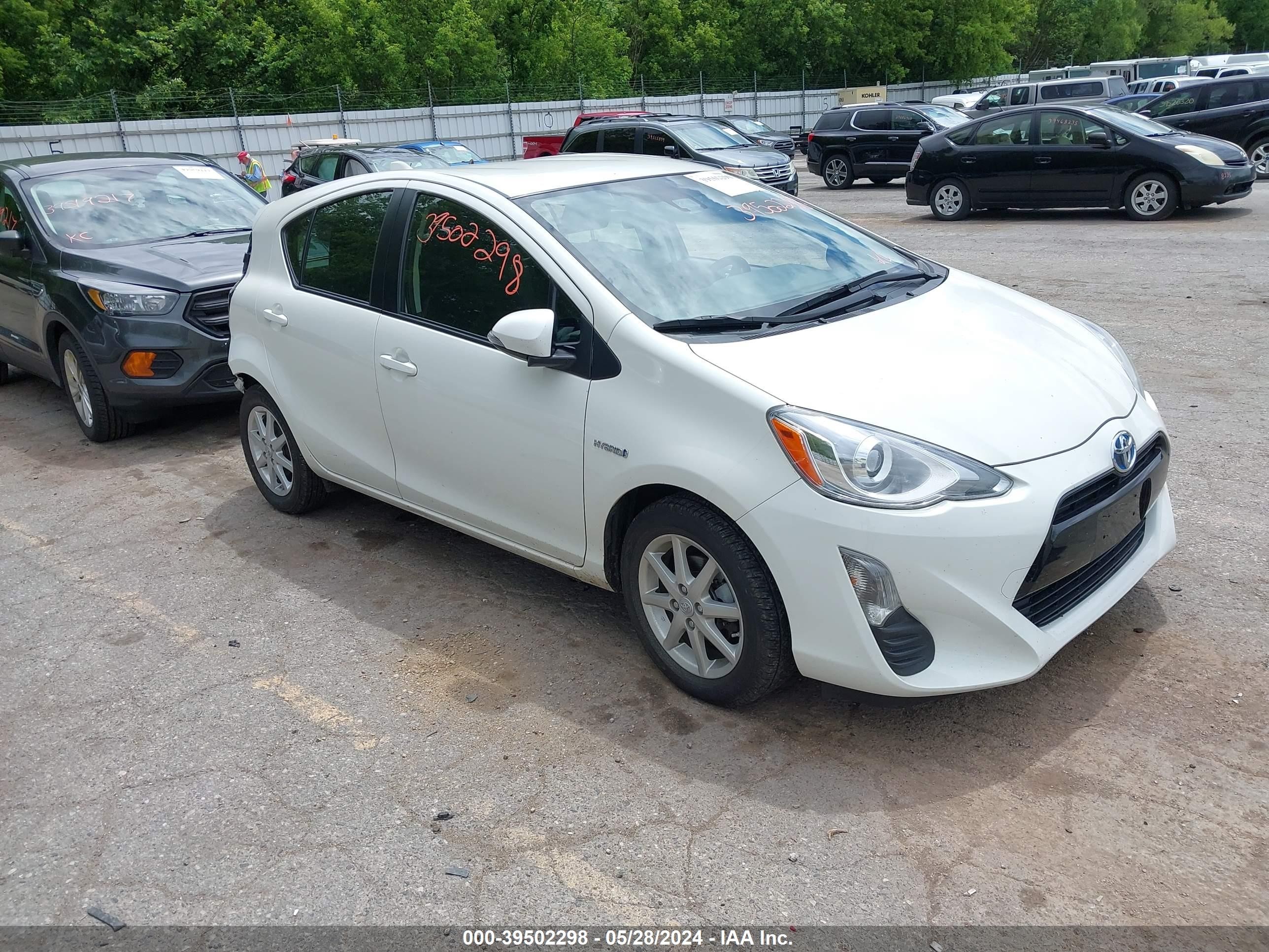 TOYOTA PRIUS C 2016 jtdkdtb37g1135860