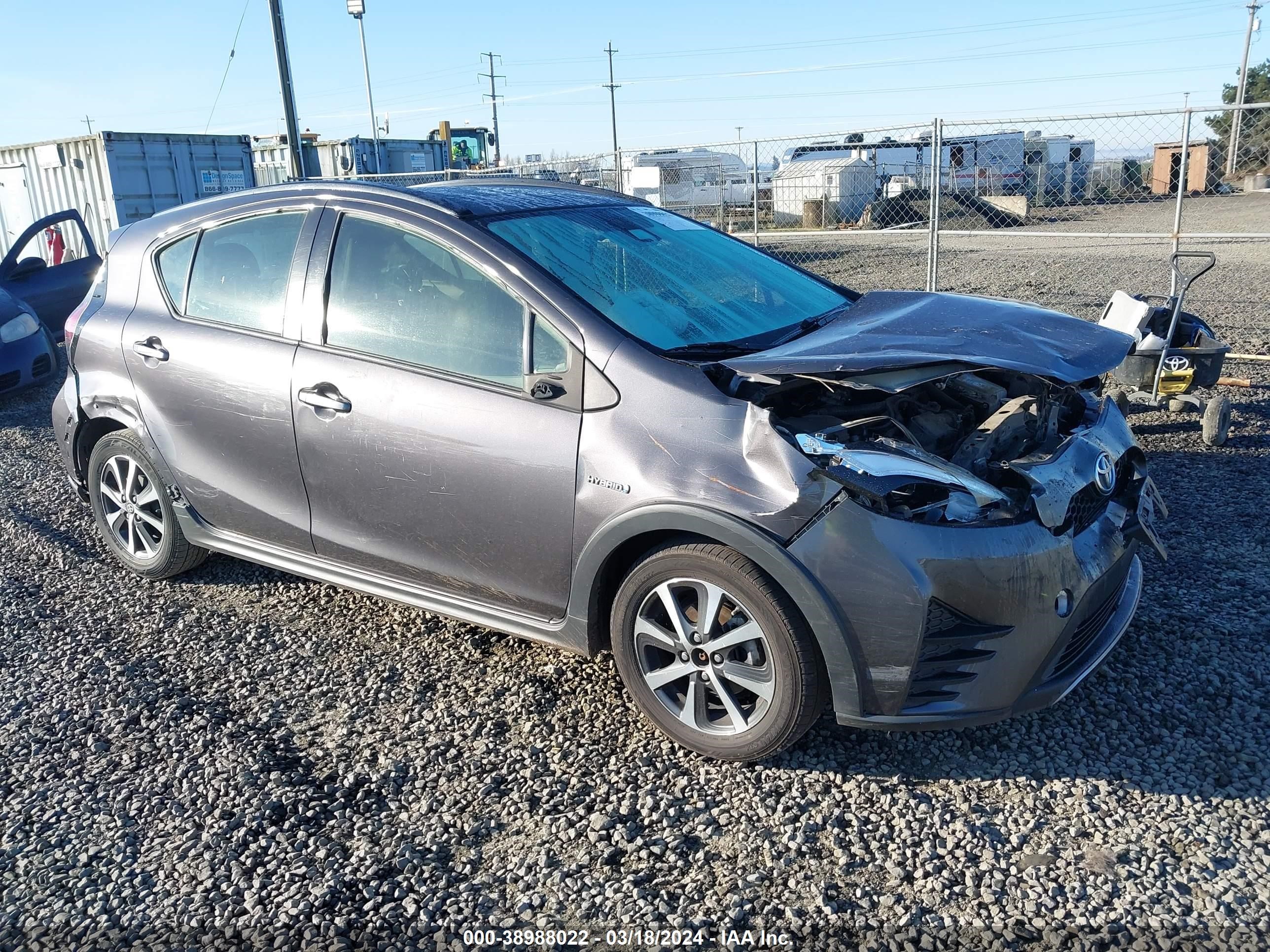 TOYOTA PRIUS C 2018 jtdkdtb37j1603772