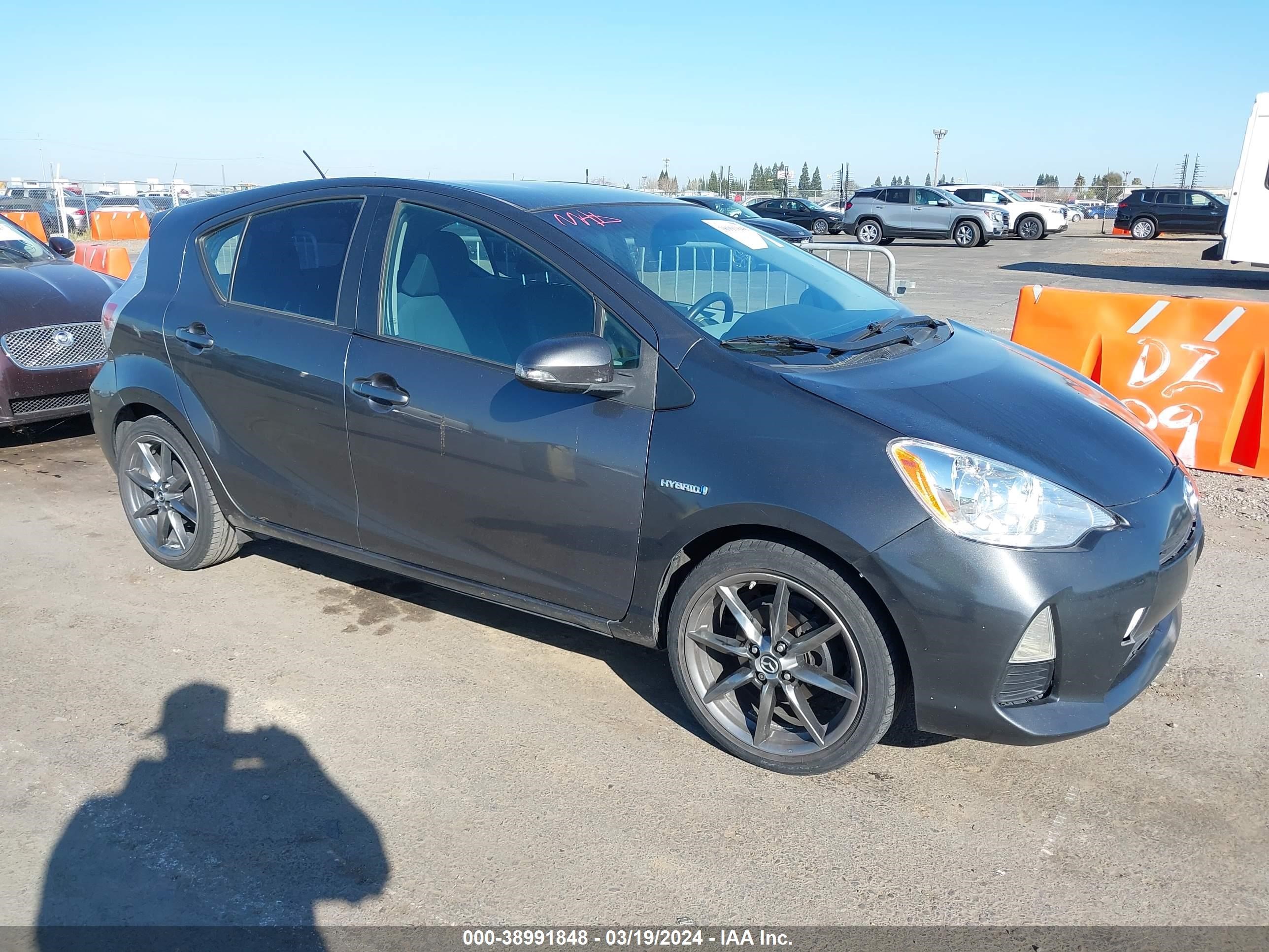 TOYOTA PRIUS C 2012 jtdkdtb38c1000946