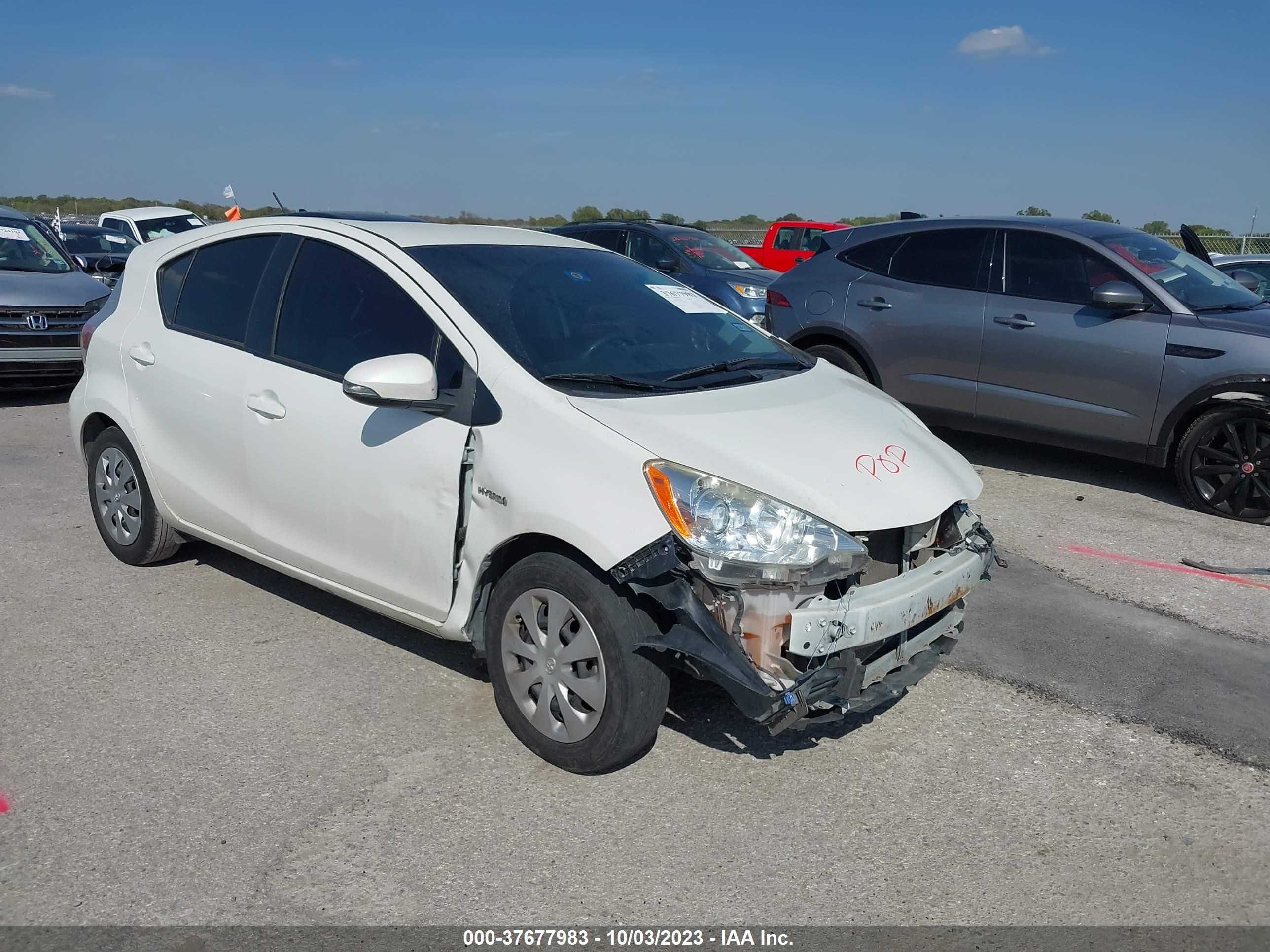 TOYOTA PRIUS C 2014 jtdkdtb38e1076105