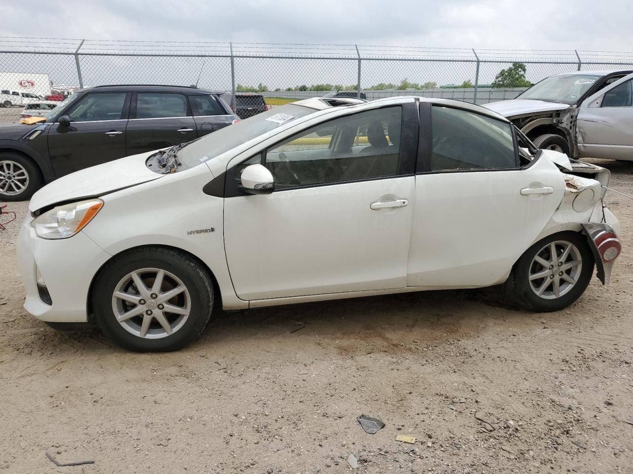 TOYOTA PRIUS 2014 jtdkdtb38e1080204