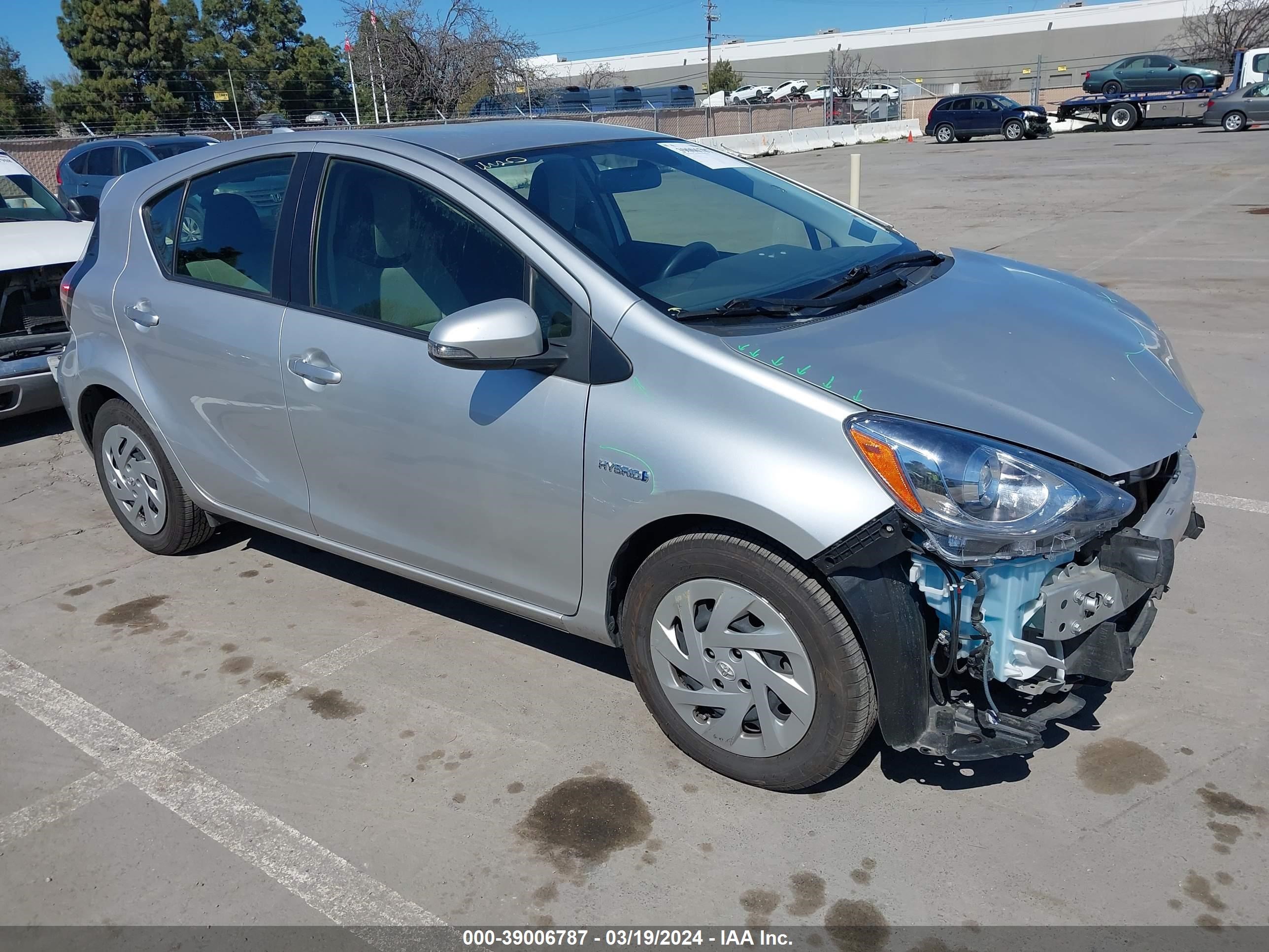 TOYOTA PRIUS C 2016 jtdkdtb38g1120106