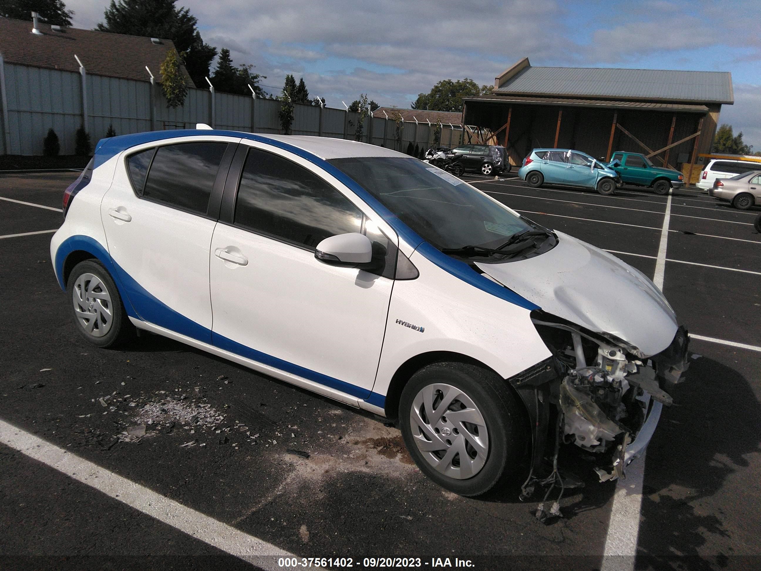 TOYOTA PRIUS C 2016 jtdkdtb38g1121675