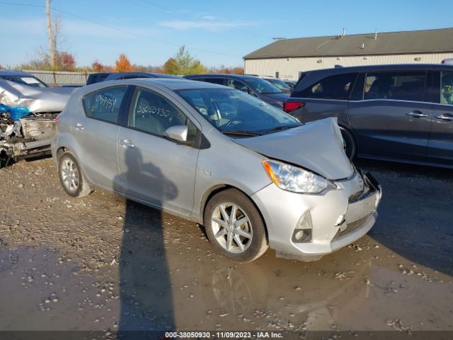 TOYOTA PRIUS C 2014 jtdkdtb39e1069454