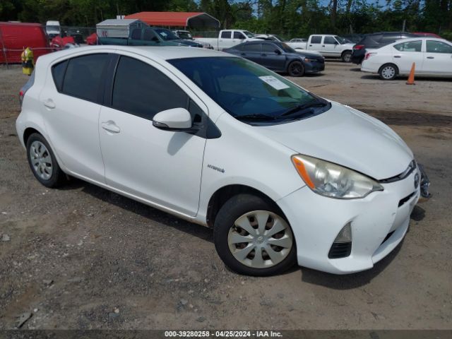 TOYOTA PRIUS C 2013 jtdkdtb3xd1037093