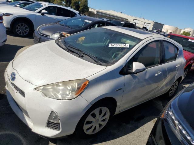 TOYOTA PRIUS C 2013 jtdkdtb3xd1044559