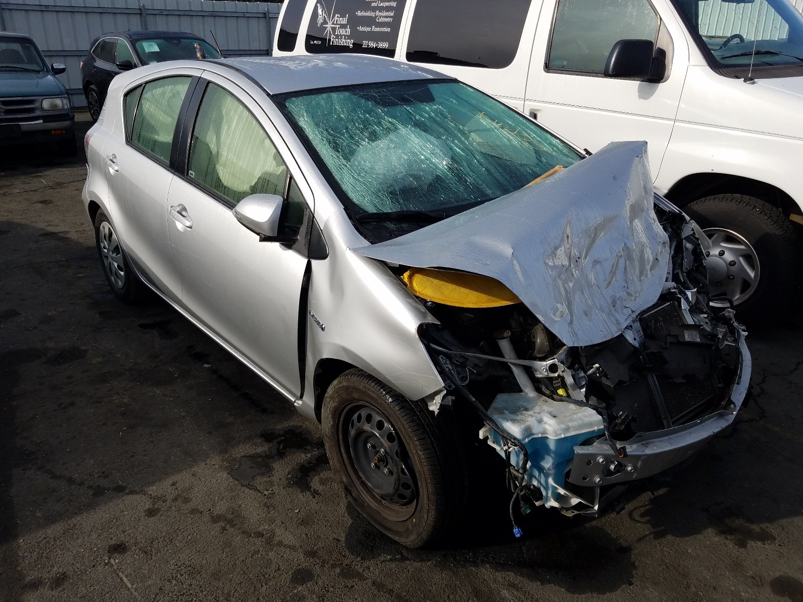 TOYOTA PRIUS C 2013 jtdkdtb3xd1530076