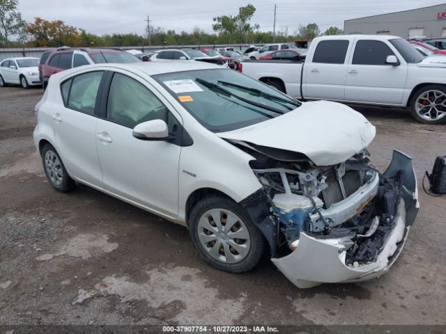 TOYOTA PRIUS C 2013 jtdkdtb3xd1536783