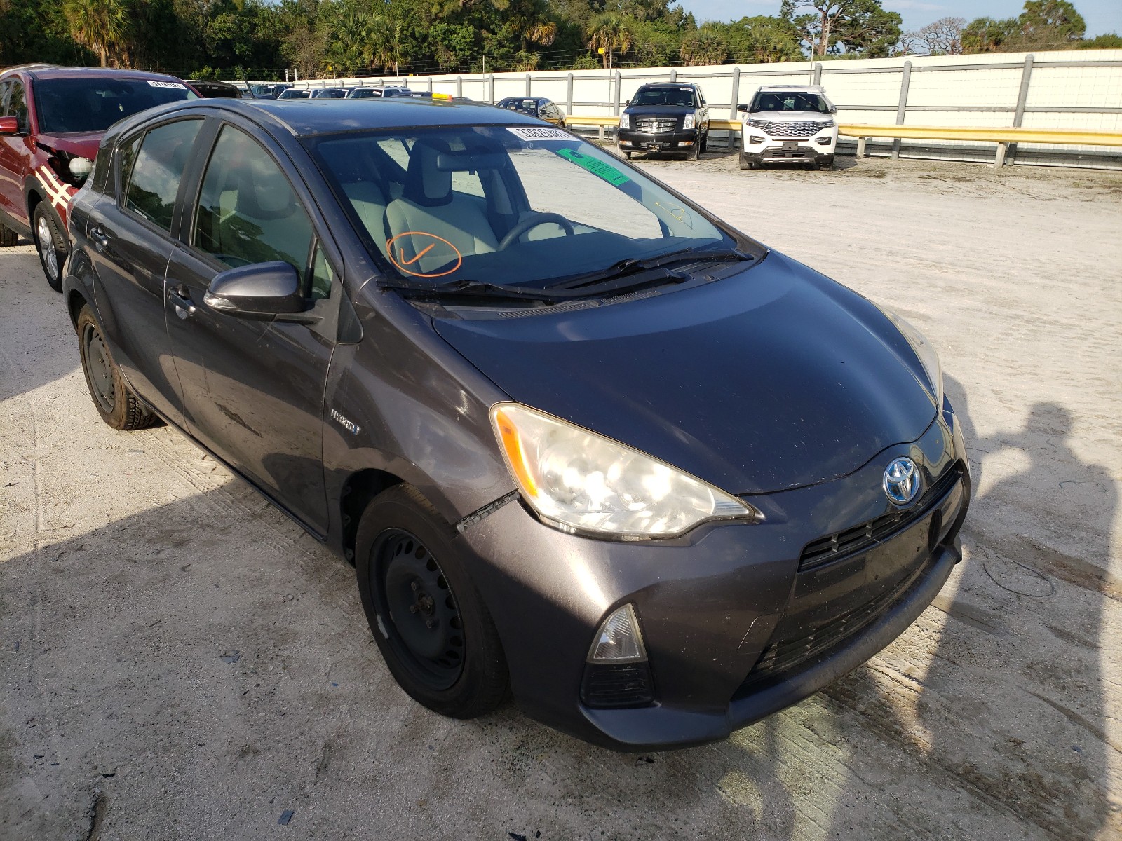 TOYOTA PRIUS C 2013 jtdkdtb3xd1550991