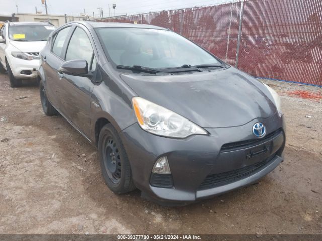 TOYOTA PRIUS C 2013 jtdkdtb3xd1555639