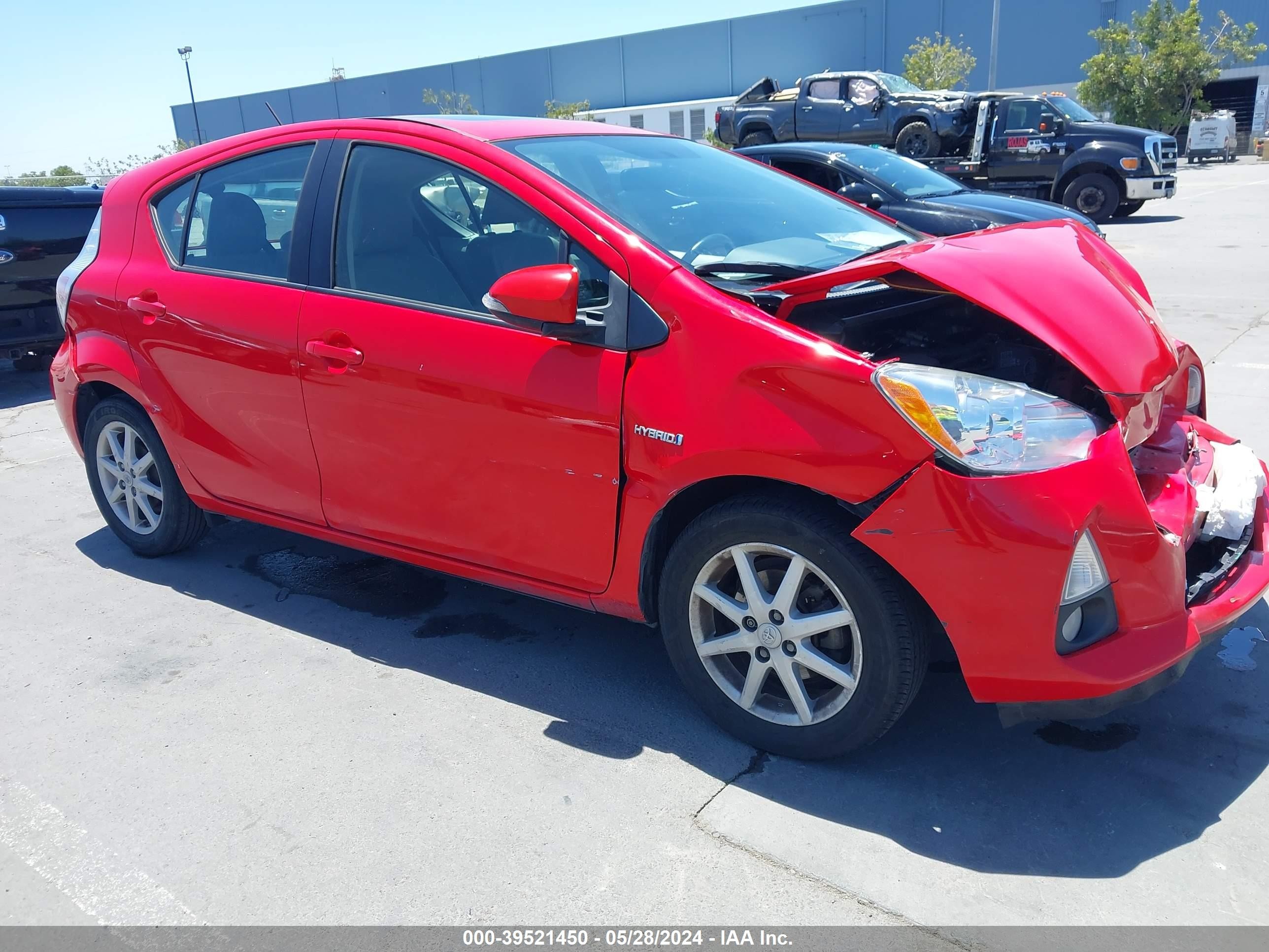 TOYOTA PRIUS C 2014 jtdkdtb3xe1077269