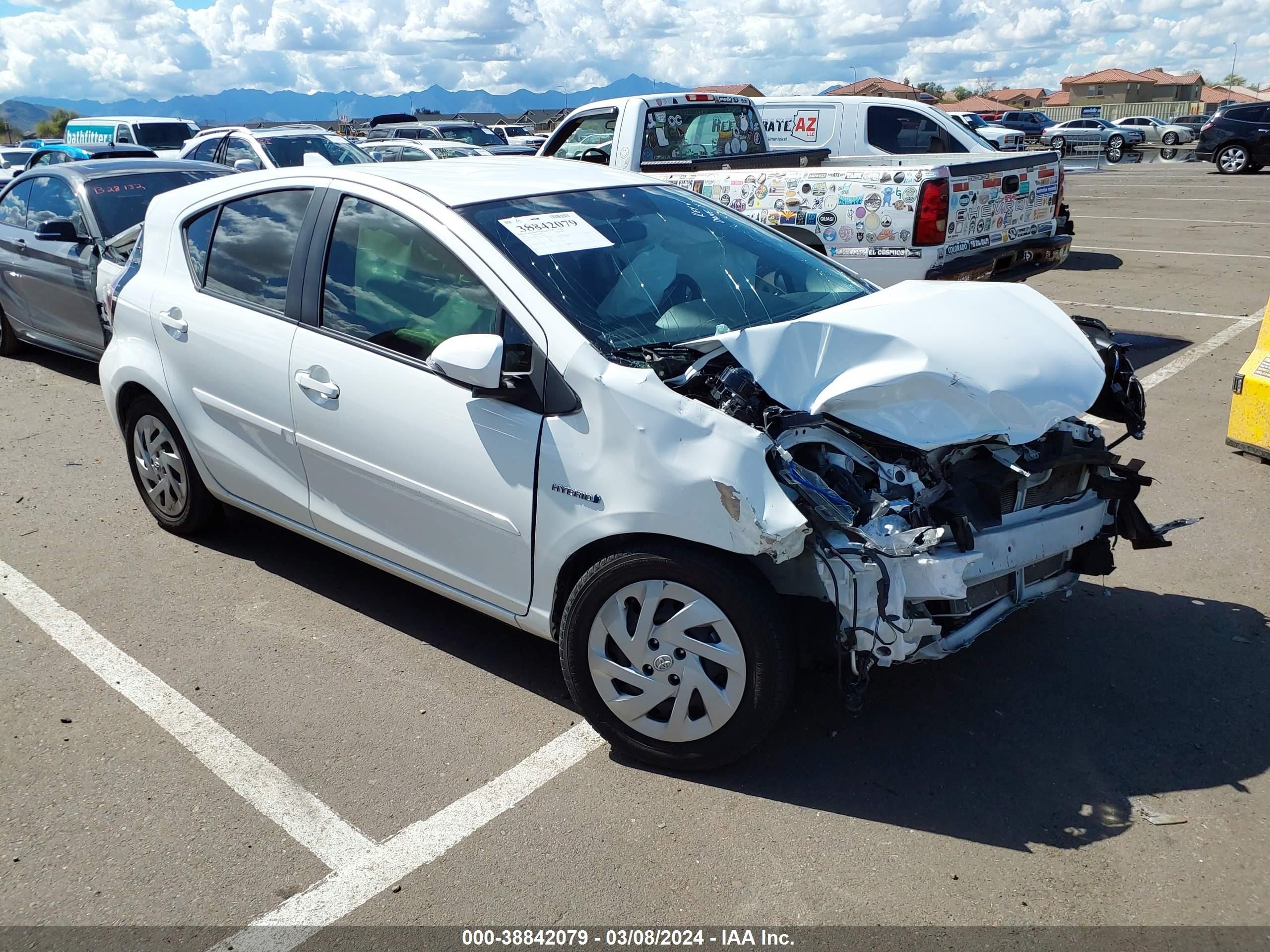 TOYOTA PRIUS C 2016 jtdkdtb3xg1136548