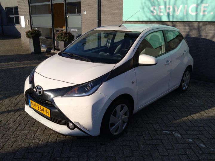 TOYOTA AYGO 2017 jtdkgenec00n27574