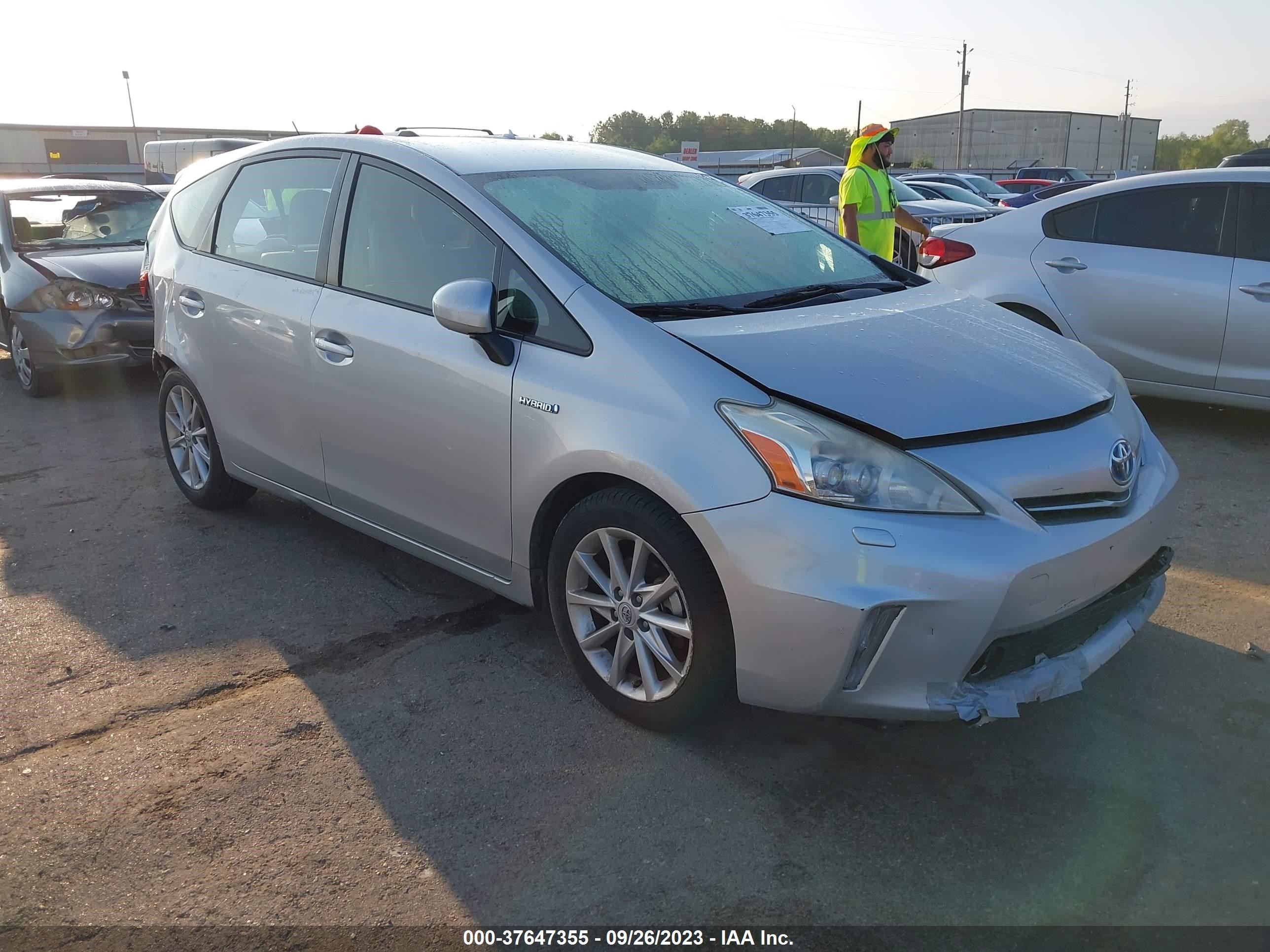 TOYOTA PRIUS V (+) 2013 jtdzn3eu1d3209337