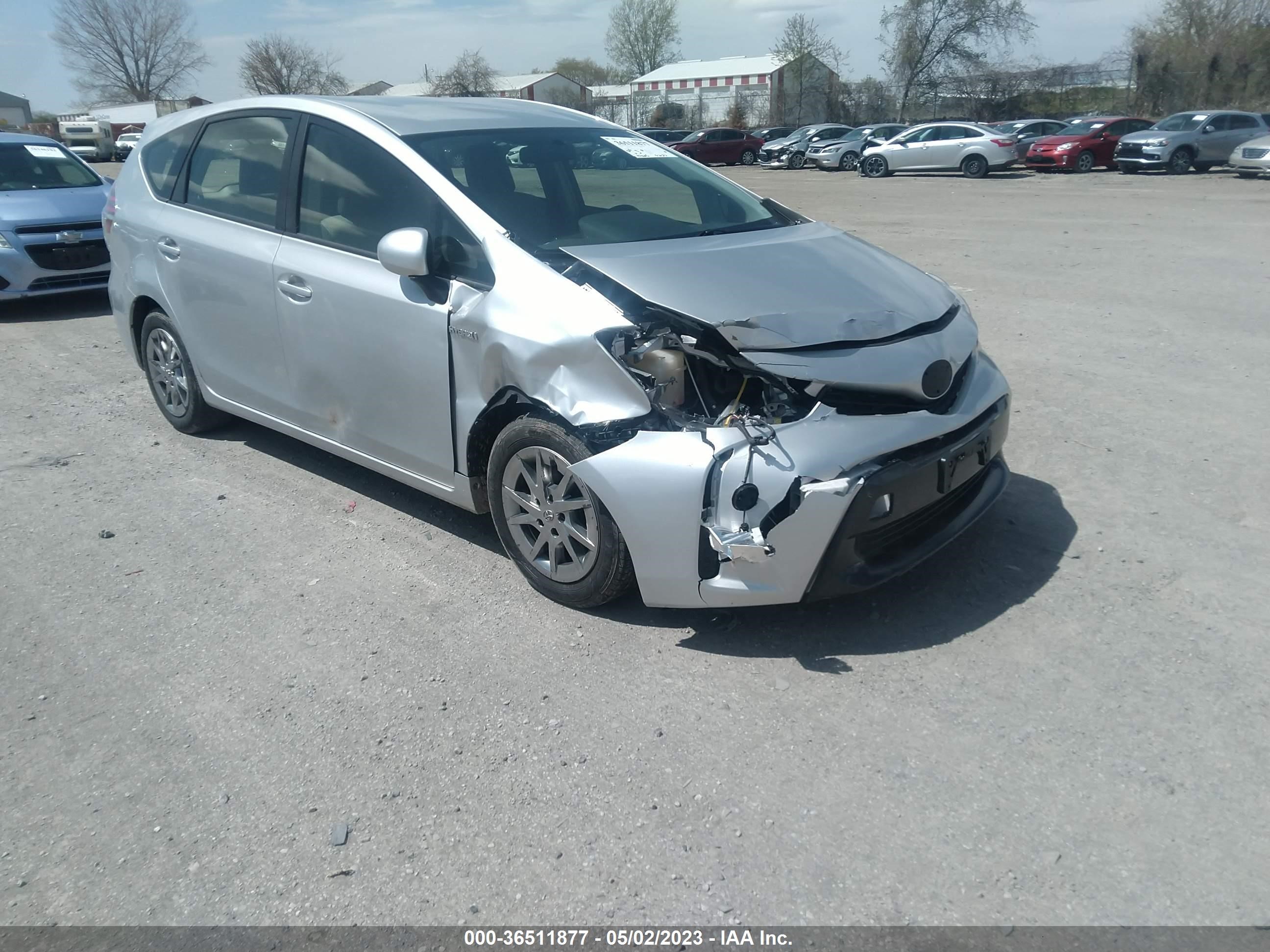 TOYOTA PRIUS V (+) 2015 jtdzn3eu3fj037102