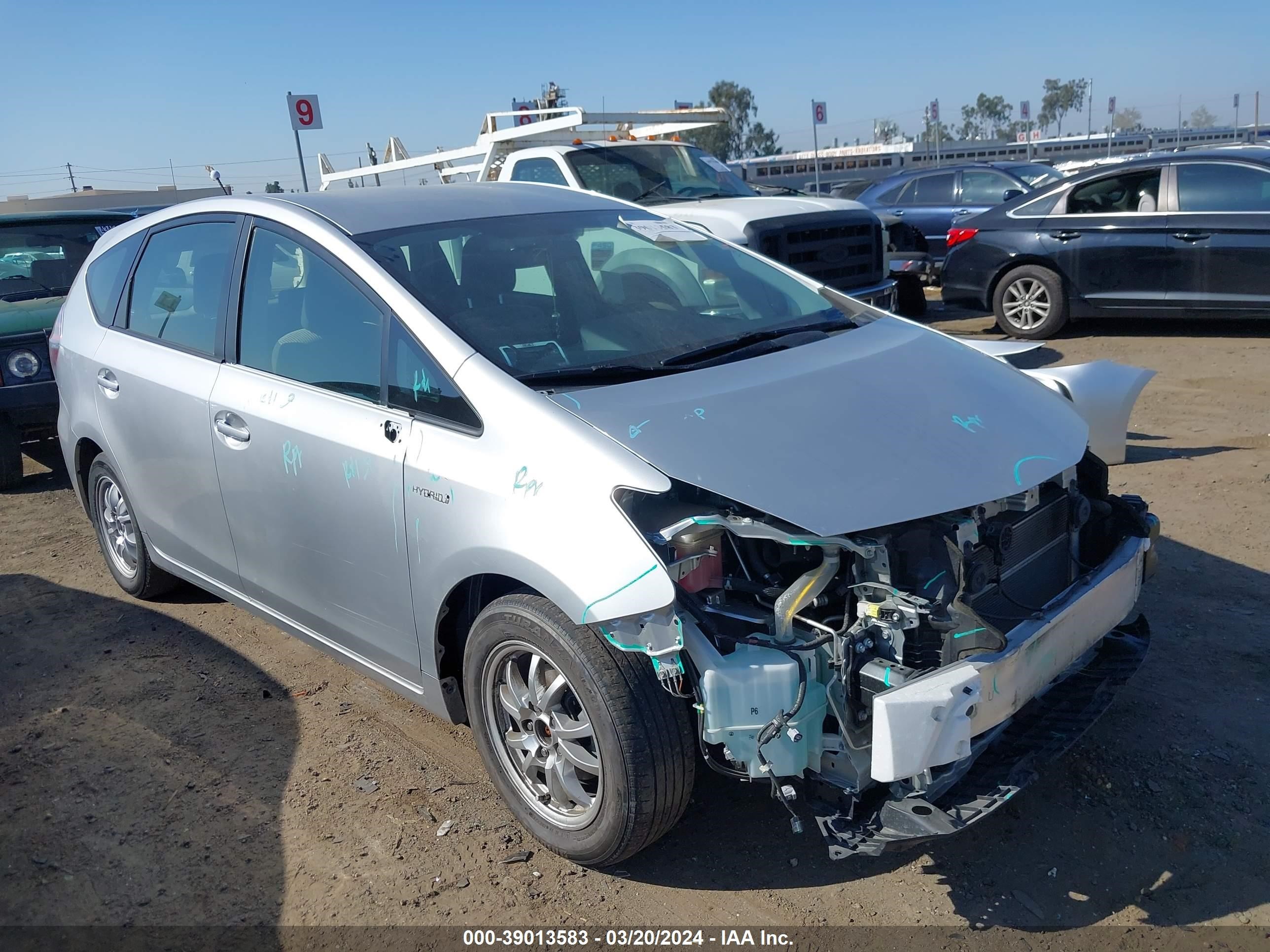 TOYOTA PRIUS V (+) 2016 jtdzn3eu4gj045128