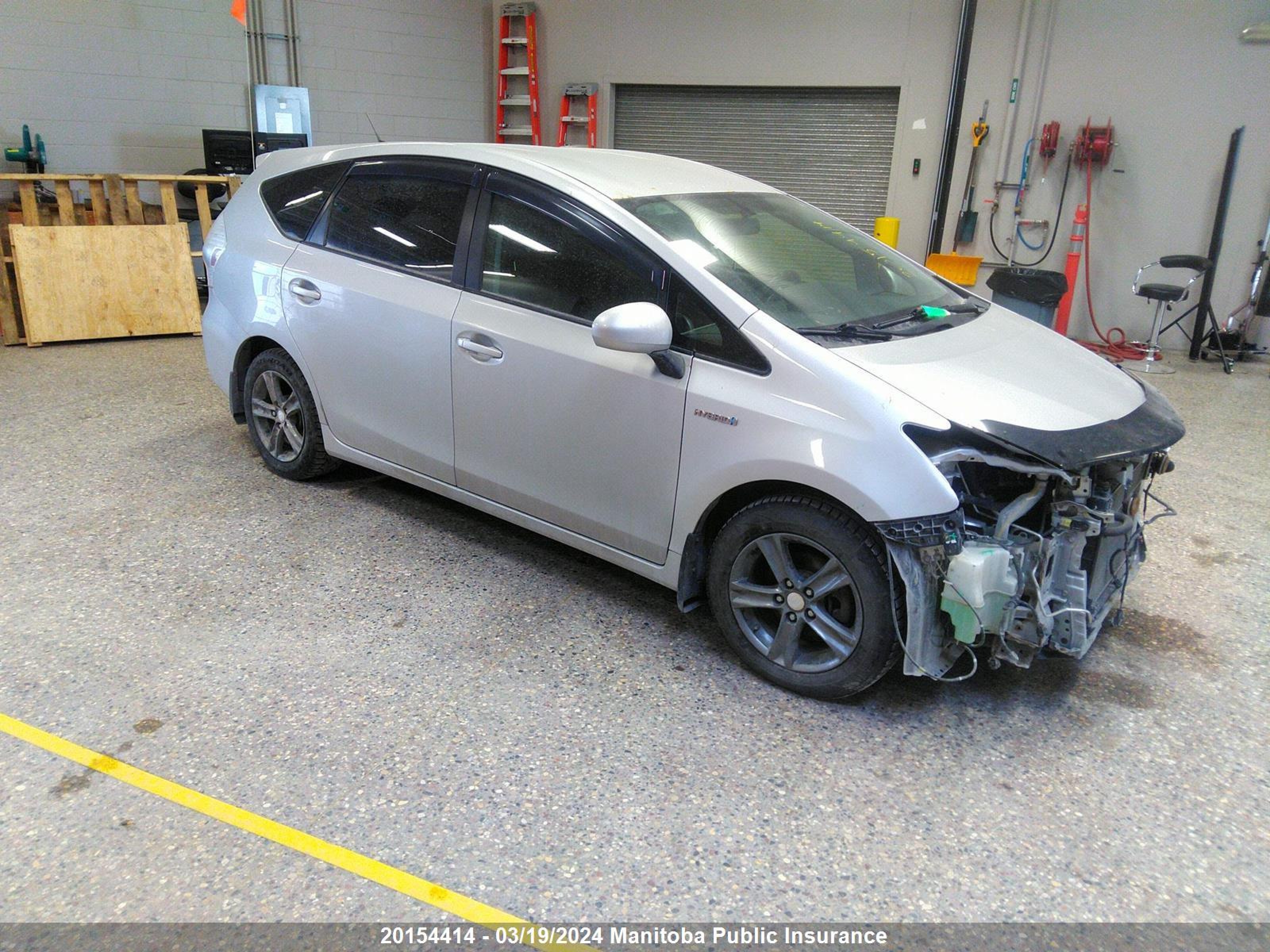 TOYOTA PRIUS V (+) 2014 jtdzn3eu6ej010152