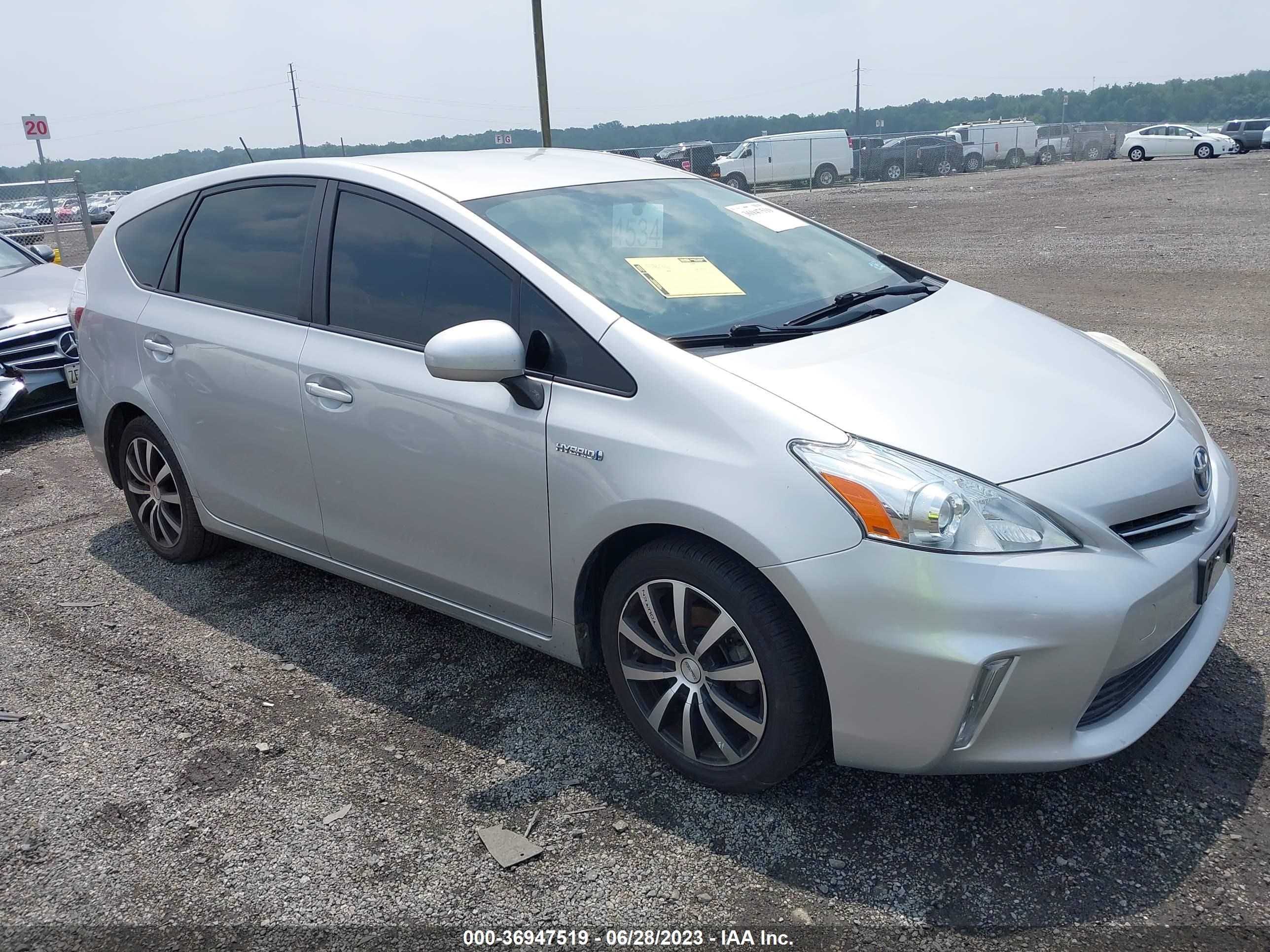 TOYOTA PRIUS V (+) 2013 jtdzn3eu8d3223719