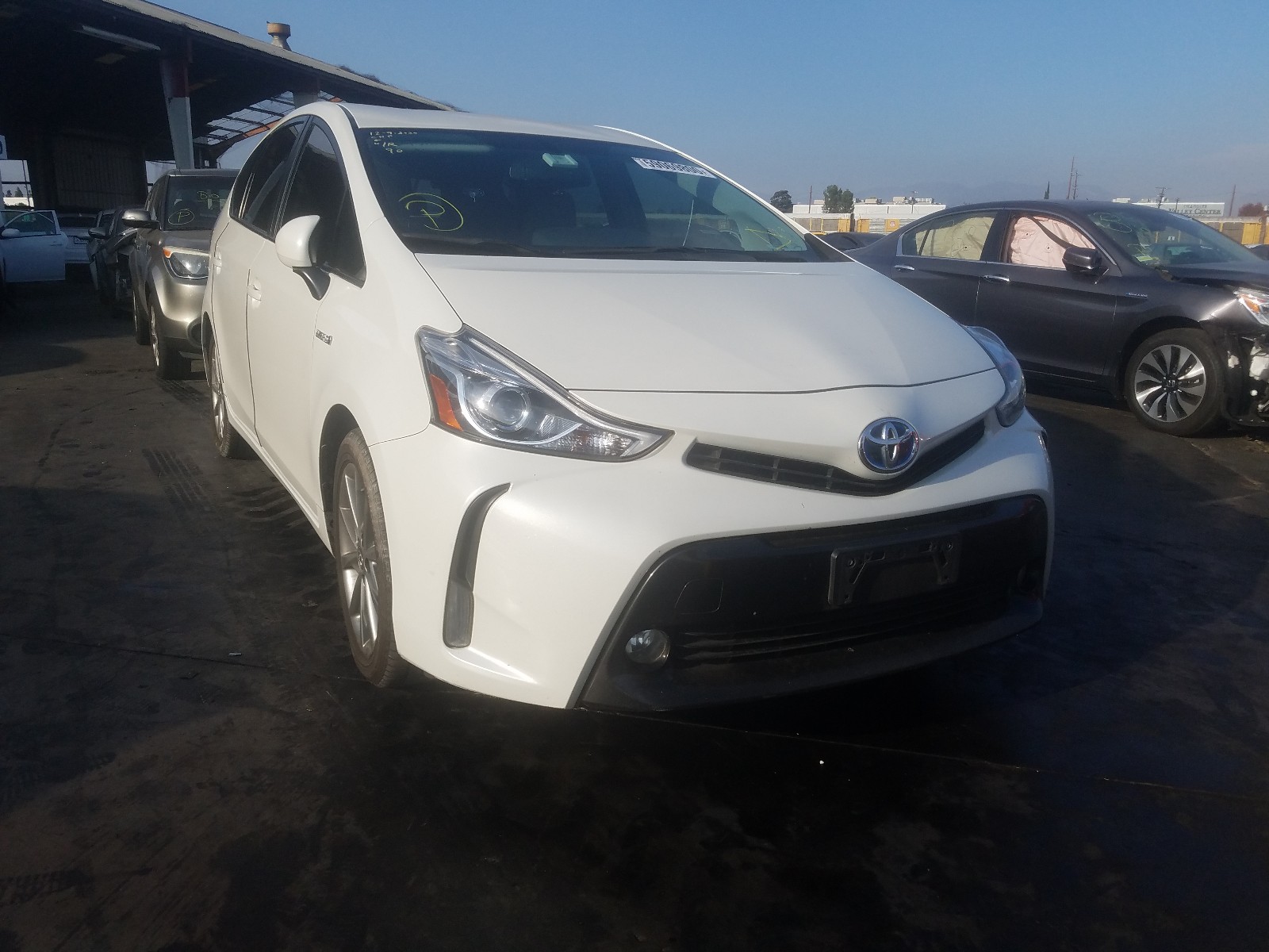 TOYOTA PRIUS V 2017 jtdzn3euxhj057575