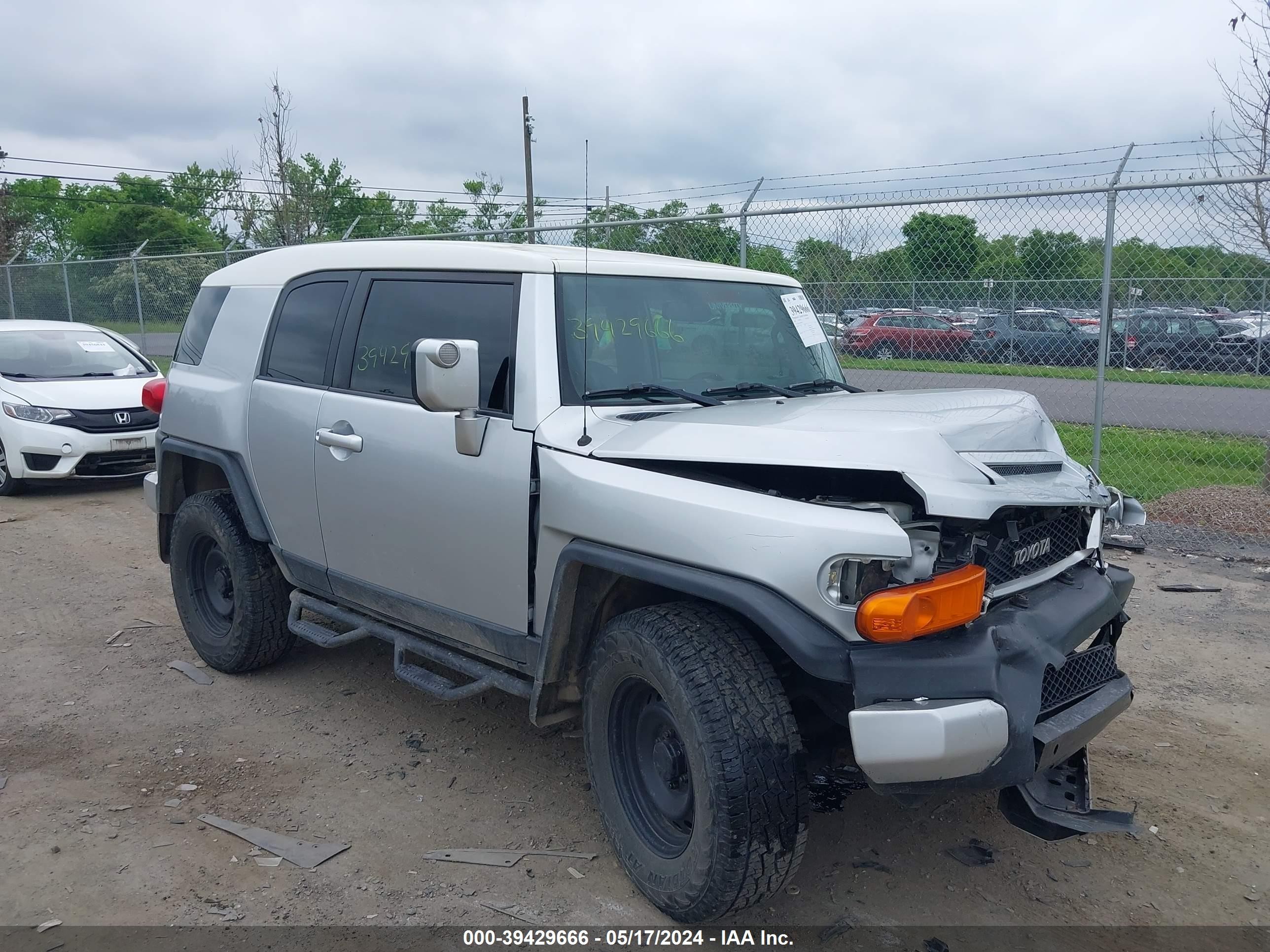 TOYOTA FJ CRUISER 2007 jtebu11f070047928