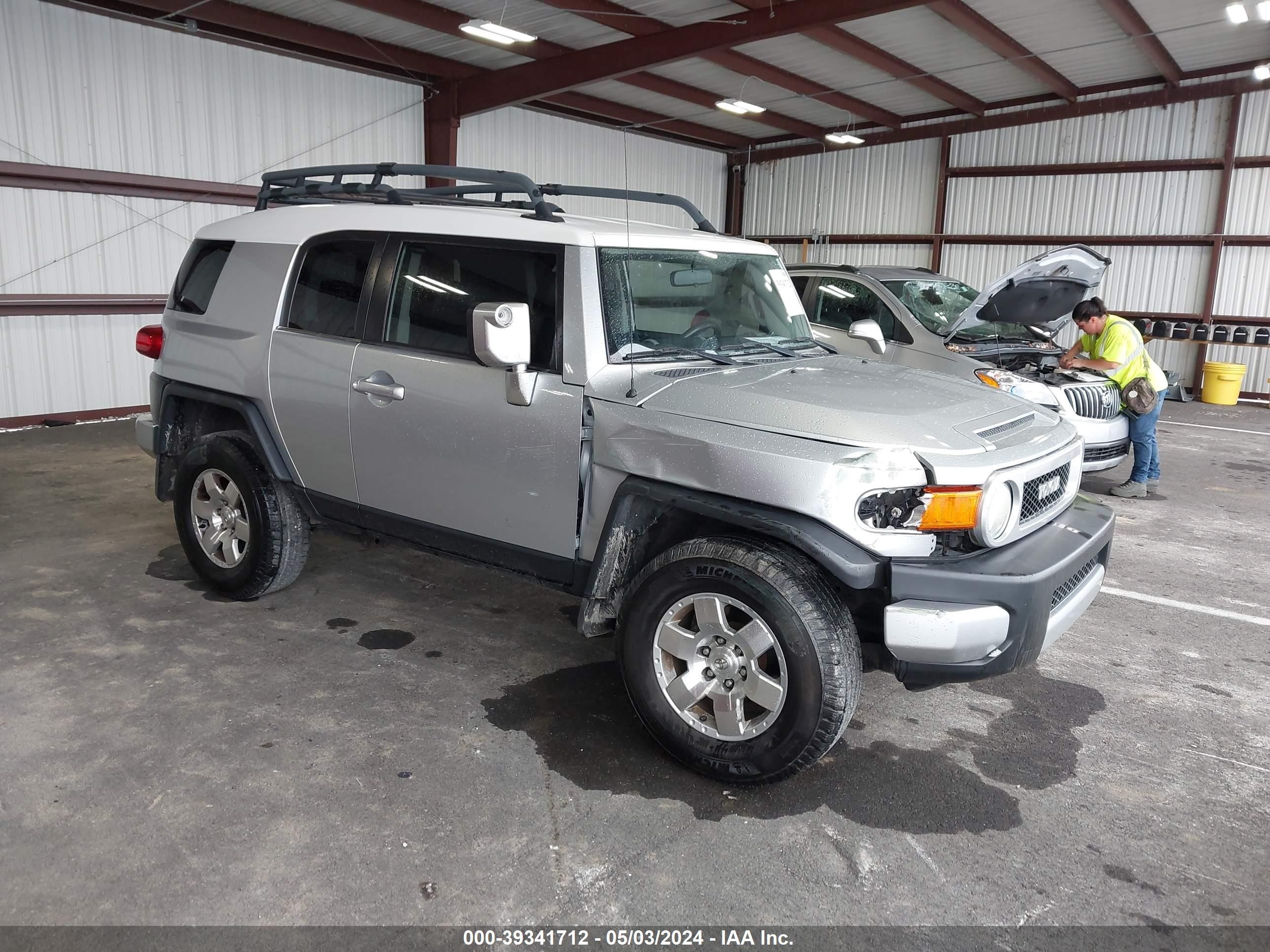 TOYOTA FJ CRUISER 2007 jtebu11f670024282