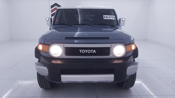 TOYOTA FJ CRUISER 2017 jtebu11f7hk237201