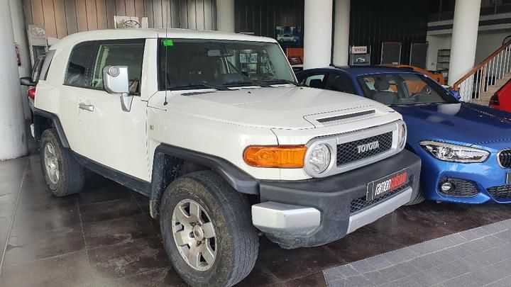 TOYOTA FJ CRUISER 4X4 (FOUR WHEEL DRIVE). 2010 jtebu4bf0ak073781